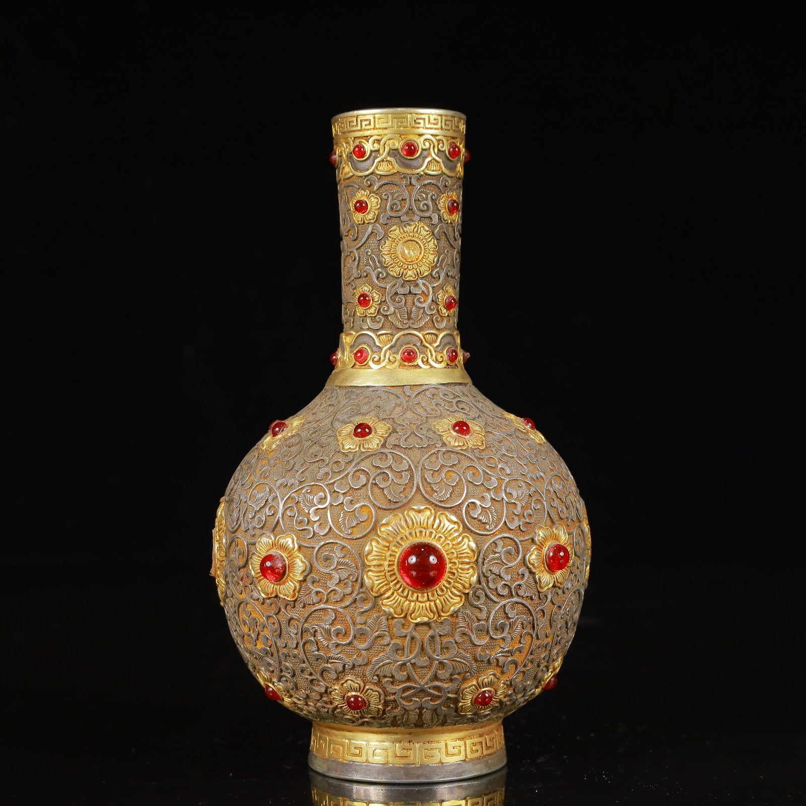 An Exquisite Sterling Silver-Gold Plated Inlaid Beeswax Necklace: An Exquisite Gilt Silver Lotus Pattern Vase,Inlaid Gems,Tang Dynasty,China,Zhenguan Four-Character Mark,Size:3.5inx9.8in,Weight:400g 银鎏金缠枝莲纹瓶,&#