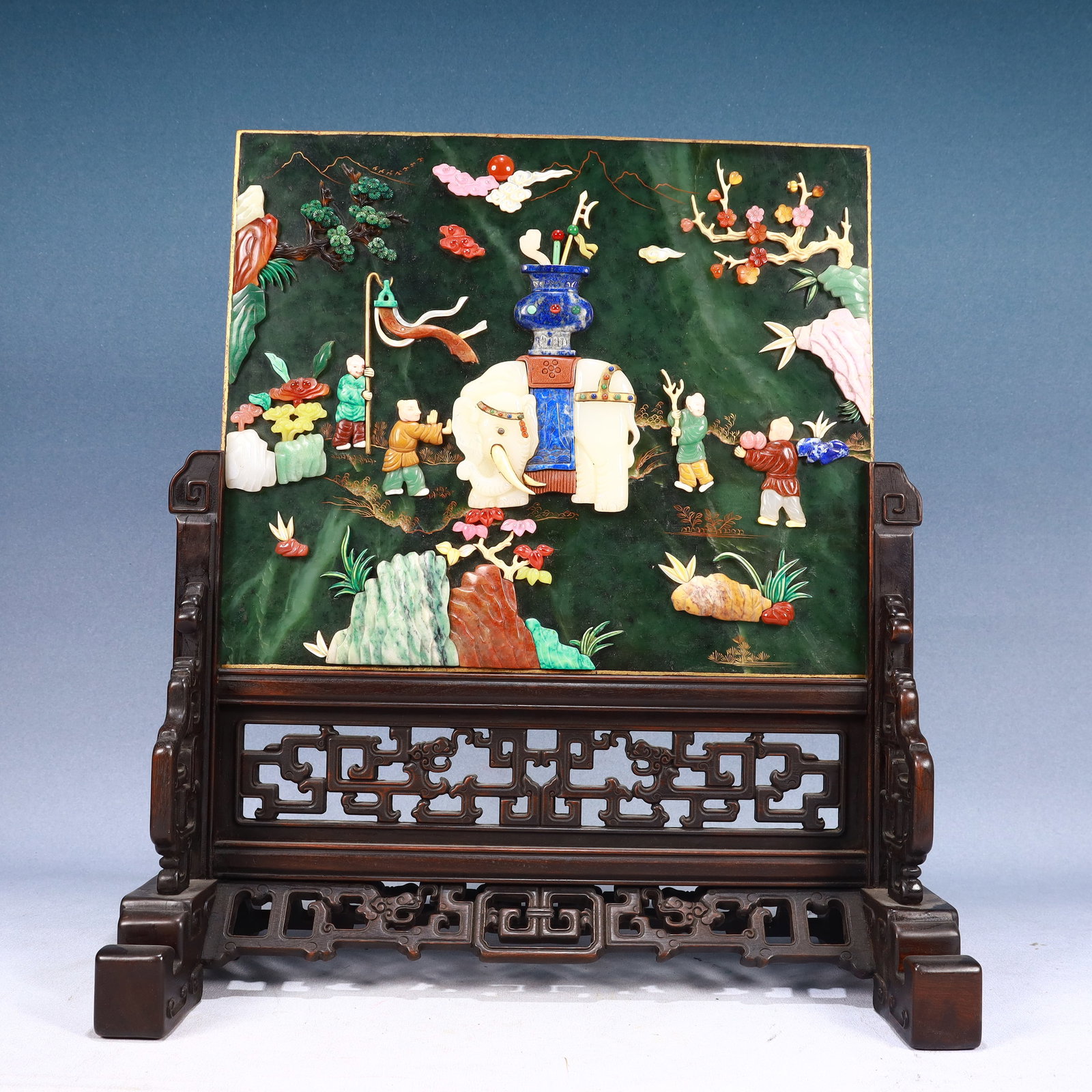 An Exquisite Famille-Rose Auspicious Cloud and Bats Pattern Vase: A Huge ZitanwoodInlaid Jasper Figure and Elephant Pattern Table Screen,Inlaid Gems,Qing Dynasty, China,Size:15.4inx7.7inx17.7in,Weight:4500g