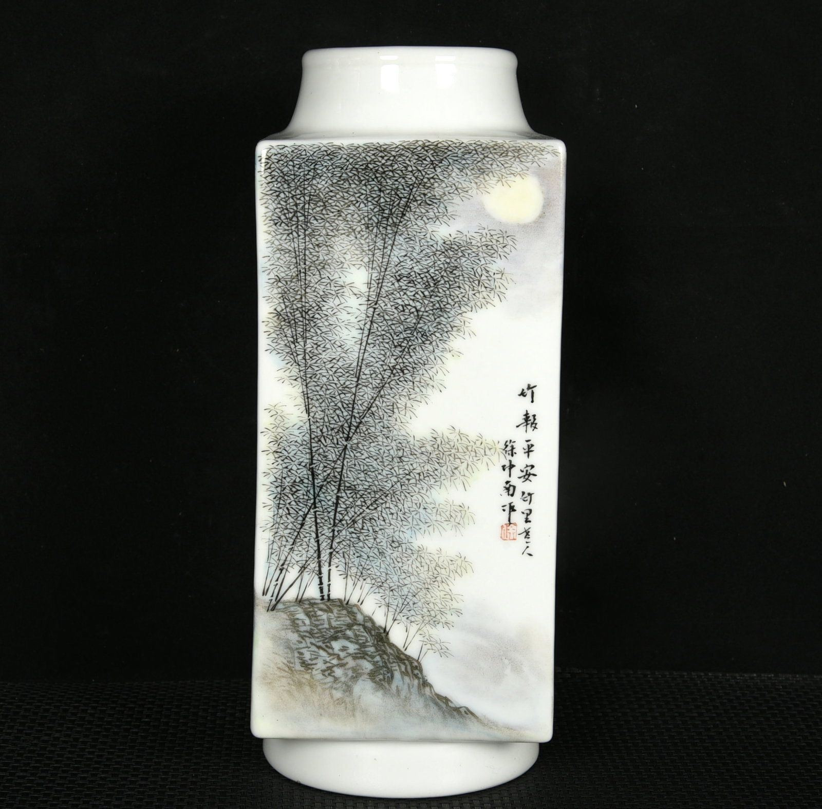 A Pair of Exquisite Sterling Silver-Gold Plated Inlaid Shell Earrings,Inlaid Diamond: An Exquisite Famille-Rose Bamboo Pattern Vase,with poem,the Republic of China,With Mark,Size:11.6inx4.7in