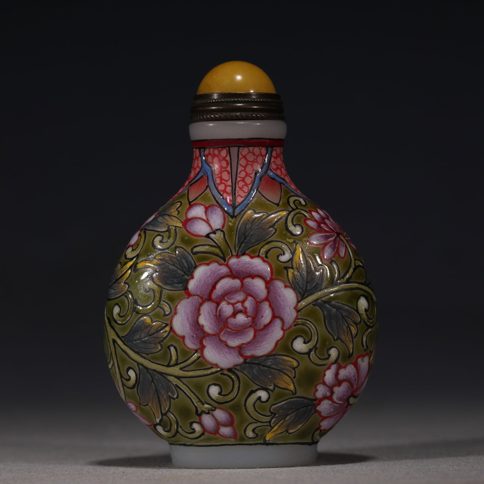 A Chinese Vertical Scroll Ink Painting of Lotus and Frog on Paper: An Exquisite Glass Enamel Interlocking Peony Pattern Snuff Bottle,Qing Dynasty, China,Qianlong Four-character Mark,Size:2in×1in×2.8in 琉璃珐琅彩缠枝