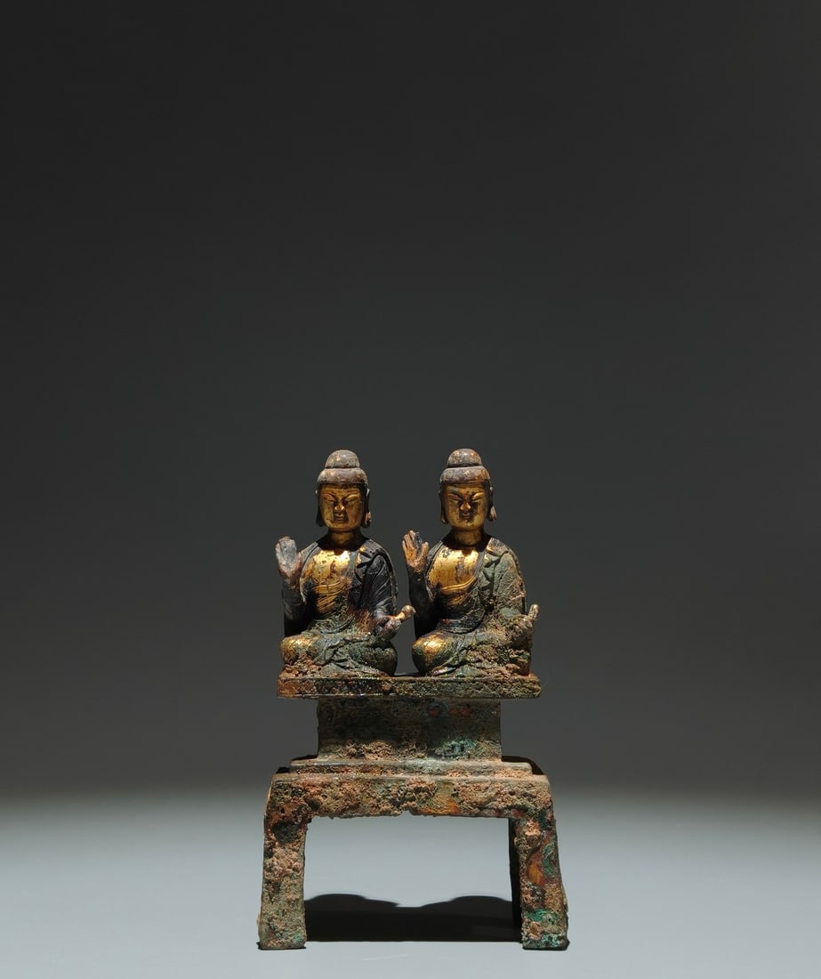 An Exquisite Blue and White Doucai Lotus Pattern Jar: A Solemn Gilt Bronze Buddha Statue,The Northern and Southern Dynasties,China,Size:6.3inx3.7inx1.8in 铜鎏金佛像,中国南北朝时期