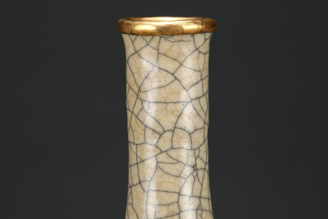 An Exquisite Paper-beater Vase, Ge-ware, Rice-yellow Glaze - 5