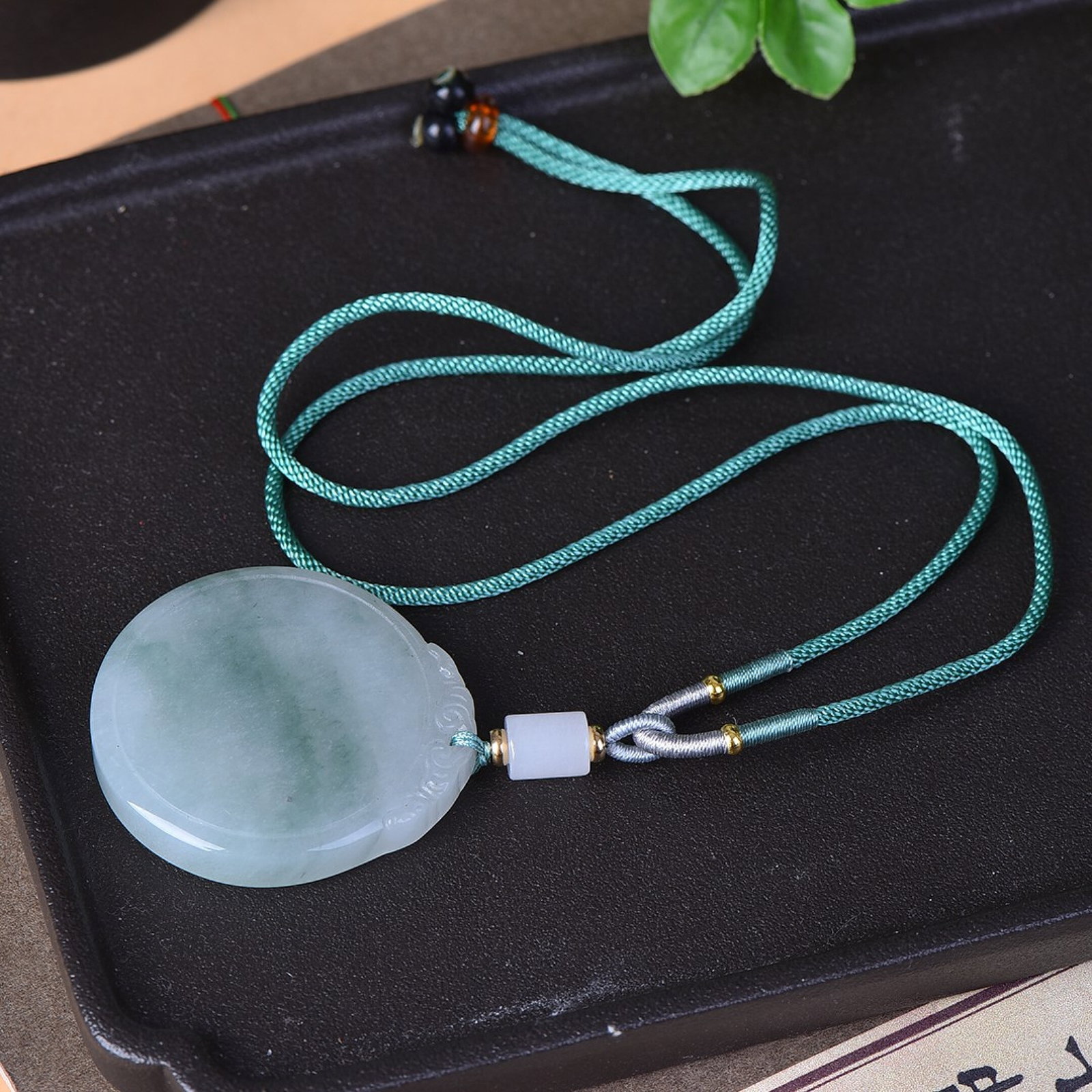 An Exquisite Jadeite Pendant - 2