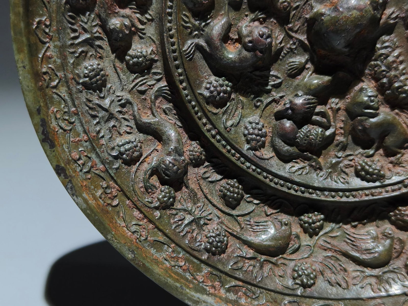 An Exquisite Ruby Red-Glazed Painted Gold Auspicious Cloud and Phoenix Pattern Pot - 4