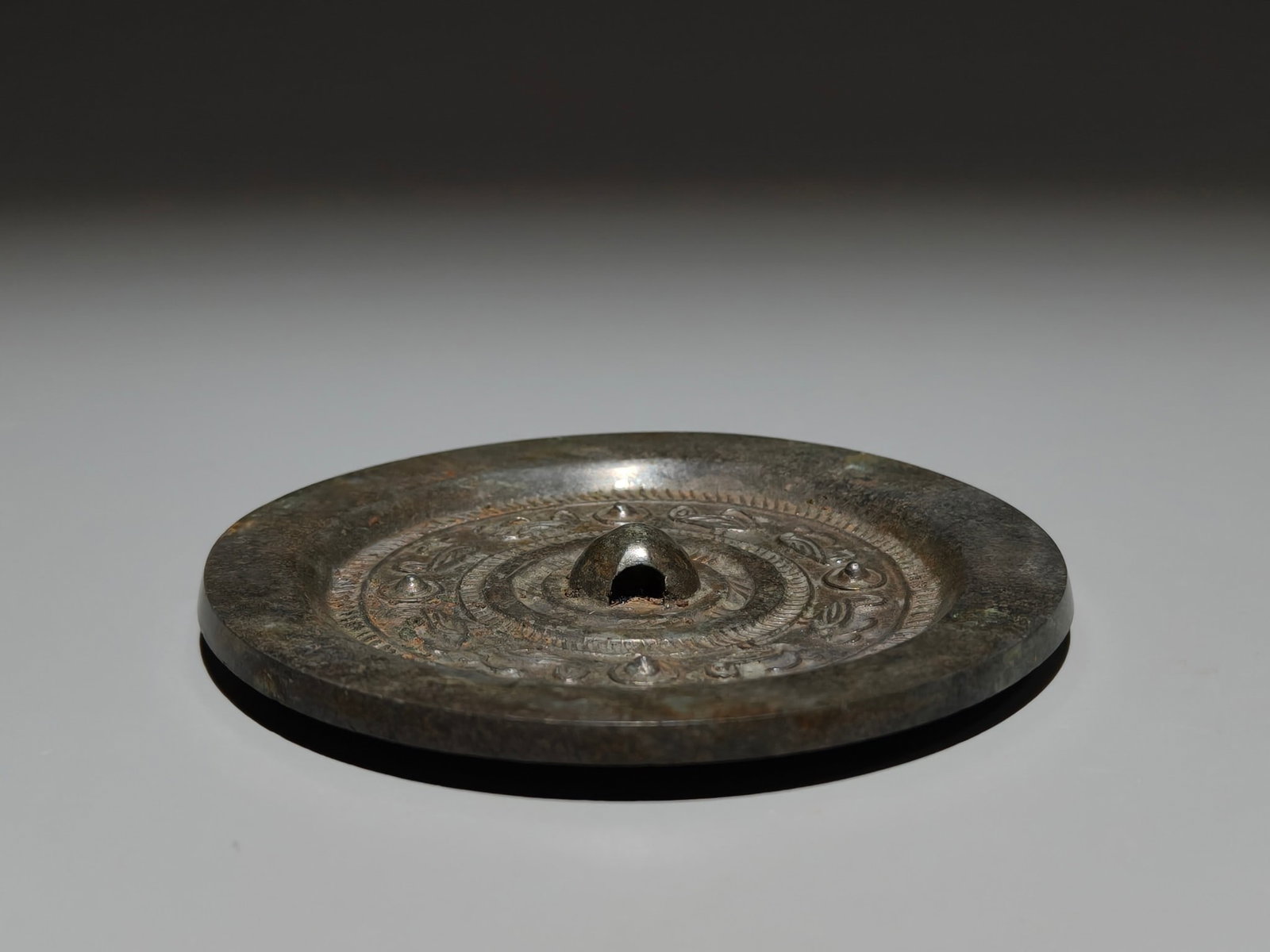 An Archaic Bronze Bird Pattern Round Mirror - 9