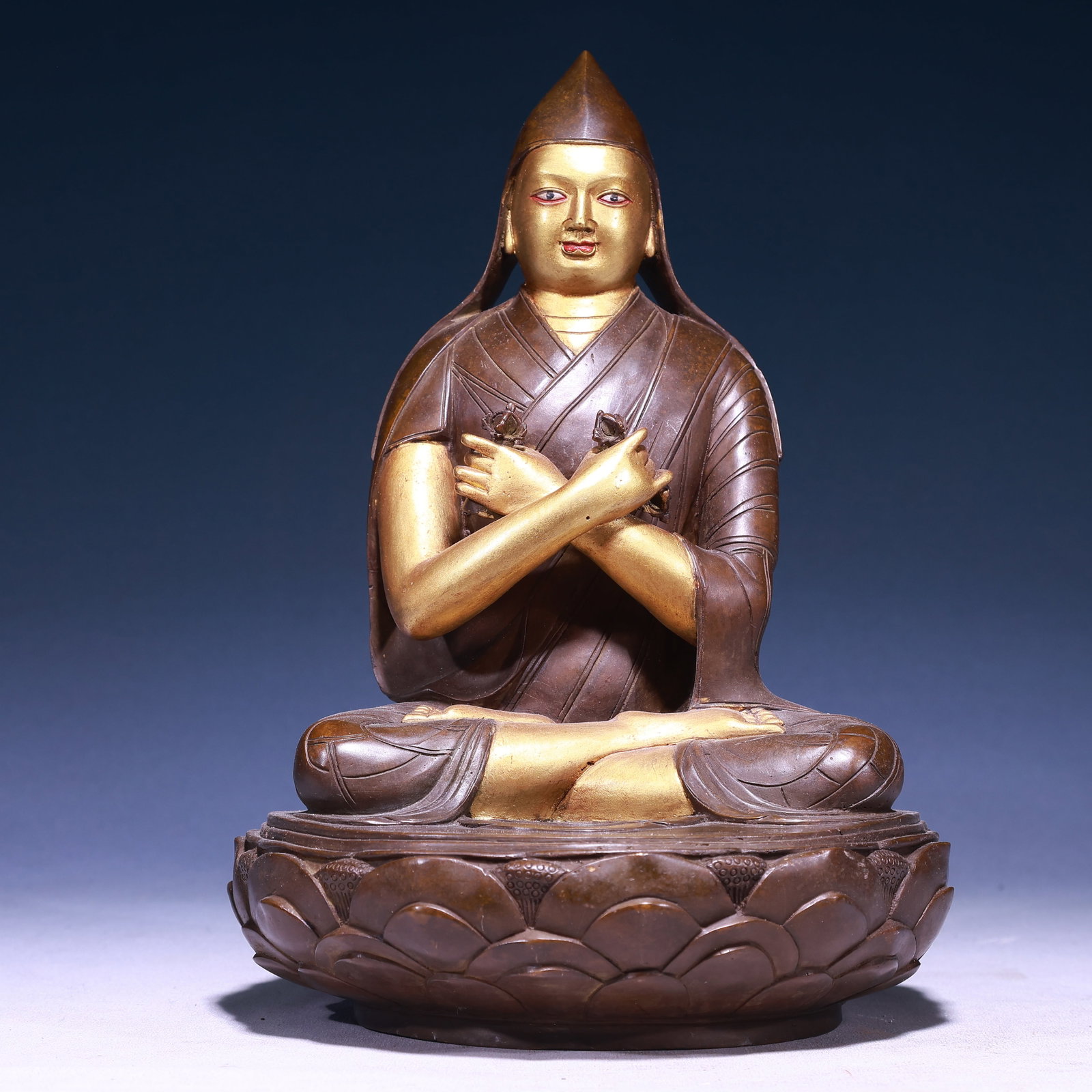 A Pair of Exquisite Bronze Painted Color Elephant Candlesticks: A Solemn Gilt Bronze Statue of Tsongkhapa,Qing Dynasty,China,Size:7.9inx11.8in,Weight:4700g 铜鎏金宗喀巴像,中国清代
