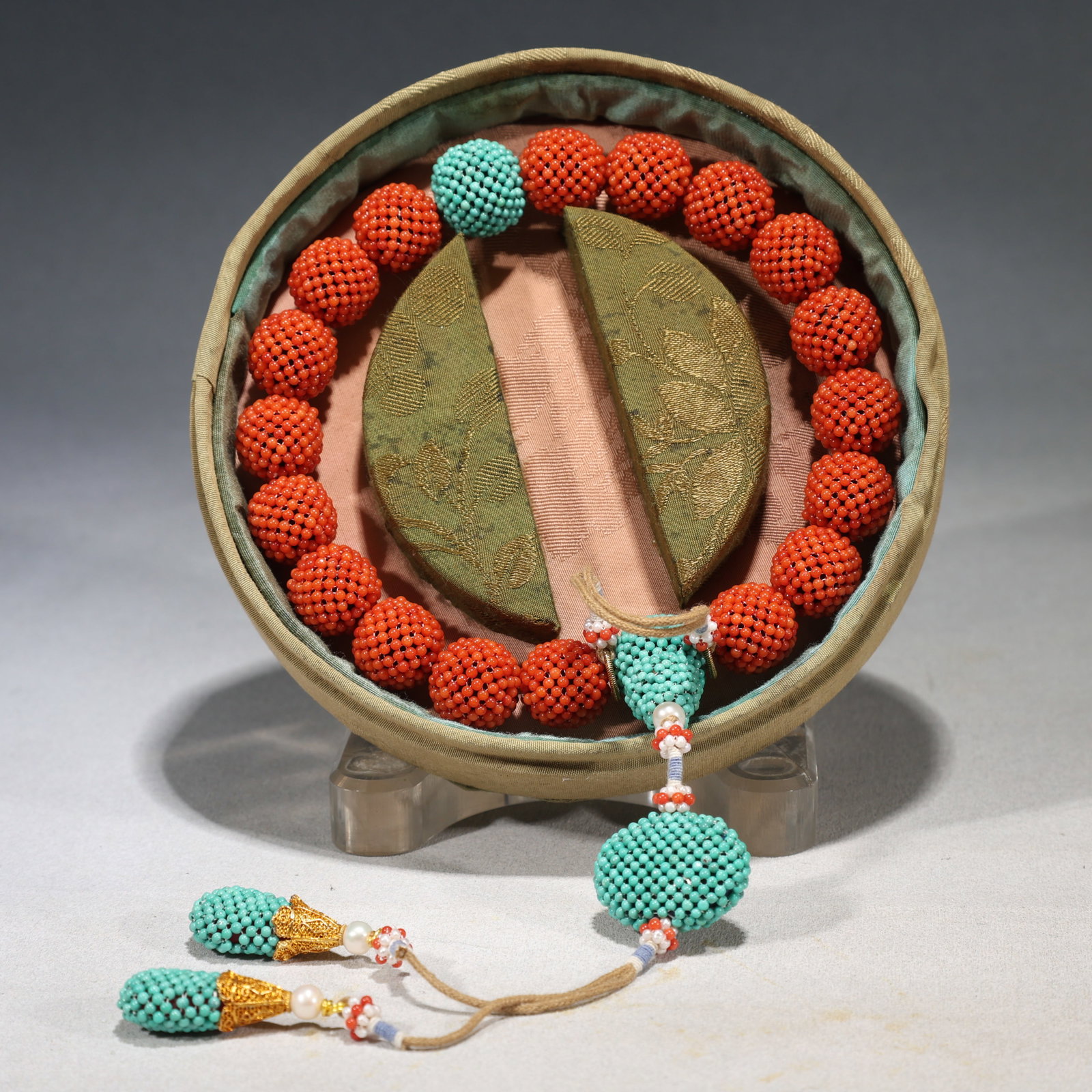 A Huge ZitanwoodInlaid Jasper Flower and Elephant Pattern Table Screen,Inlaid Gems: An Exquisite Turquoisen Beaded Bracelets , with Eaglewood Bead,Qing Dynasty, China,Size 0.6in