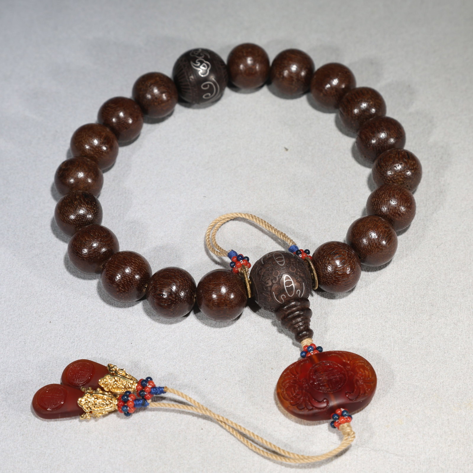 An Exquisite Eaglewood Bracelets - 3