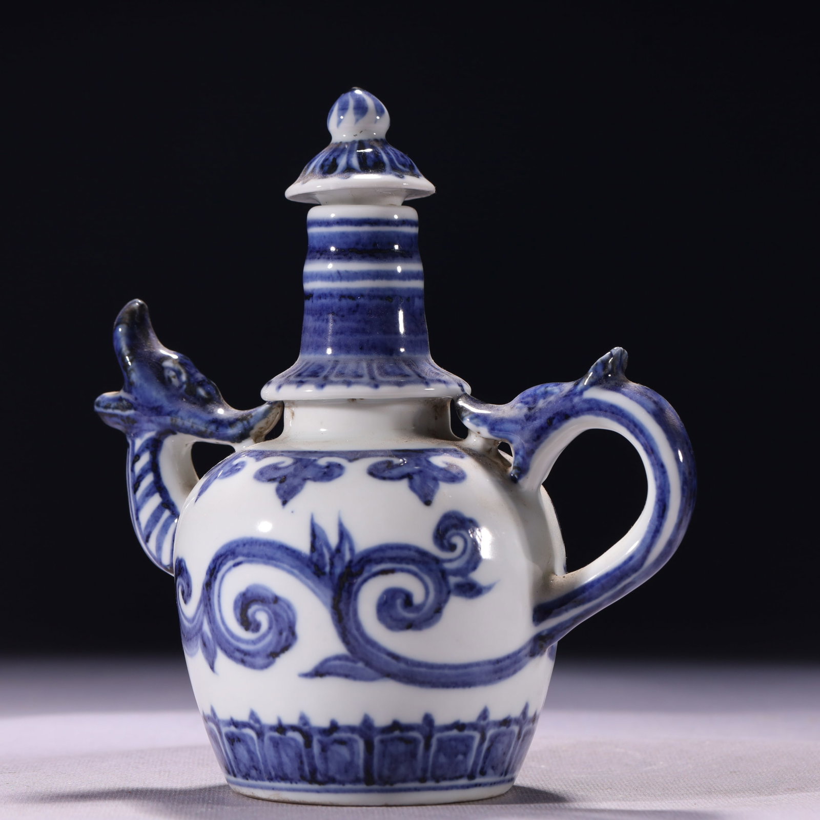 An Exquisite Blue and White Auspicious Cloud Pattern Ewer - 11