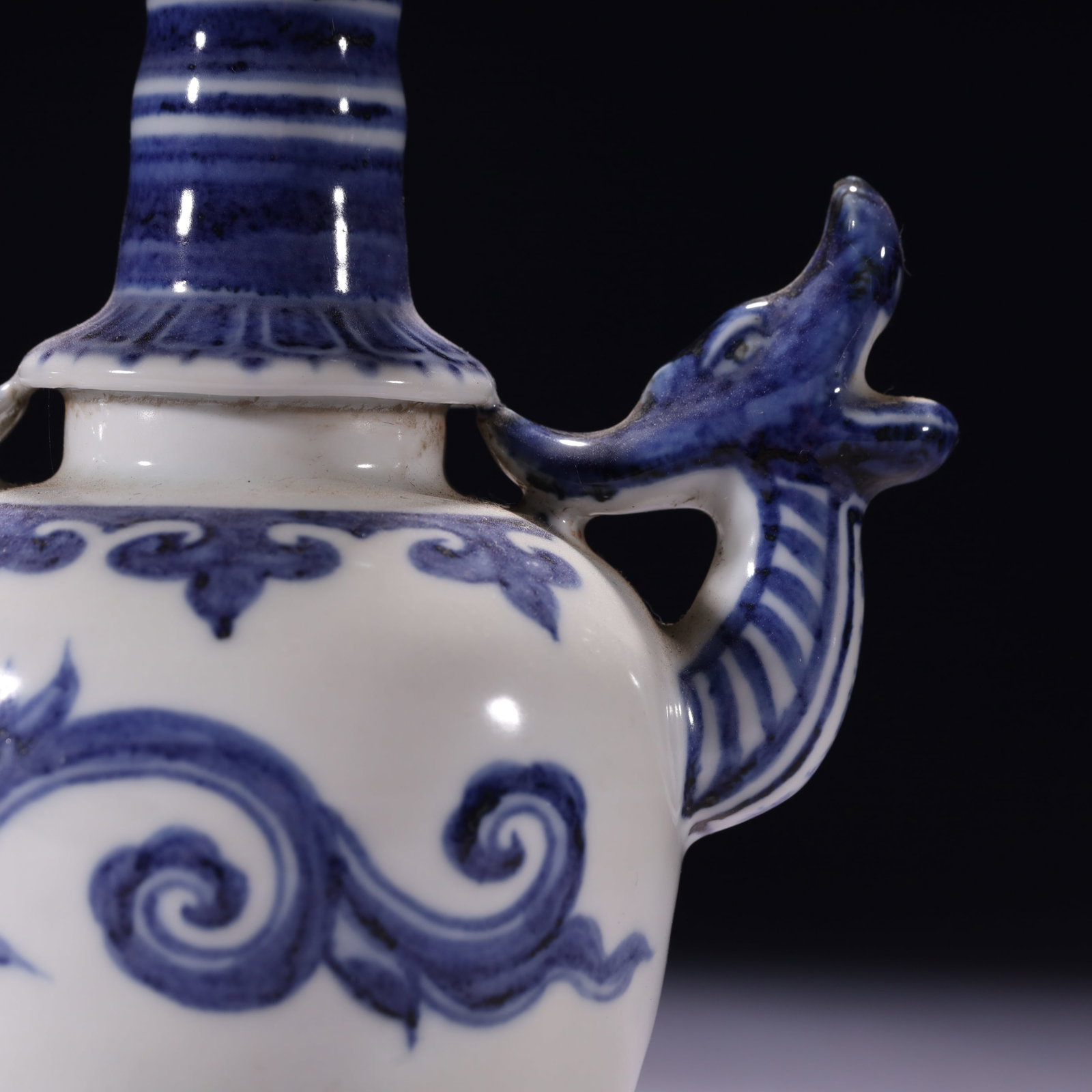 An Exquisite Blue and White Auspicious Cloud Pattern Ewer - 3