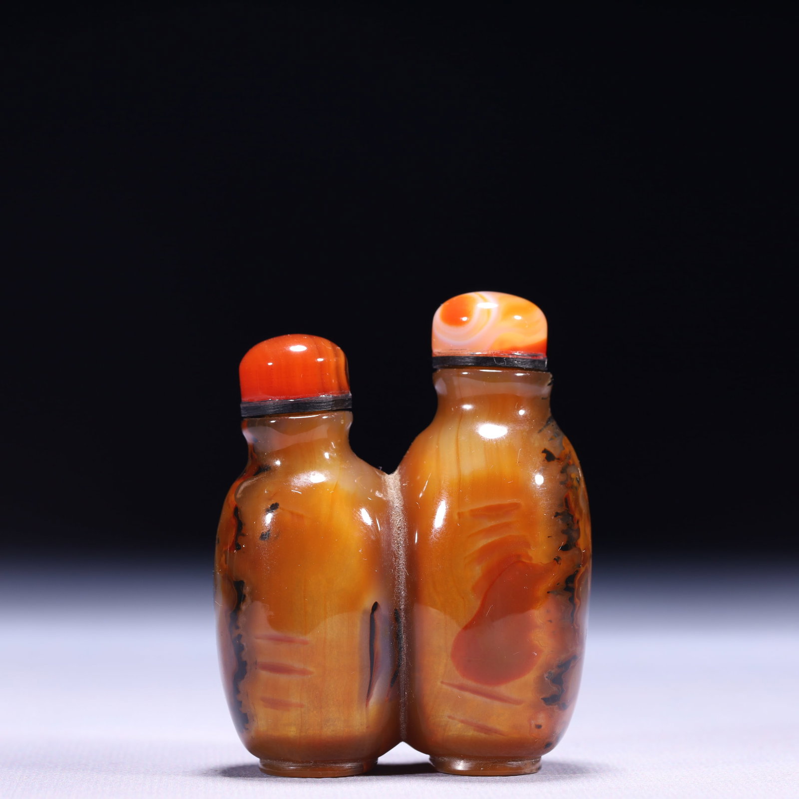 An Exquisite Beeswax Inlaid Silver Necklace: An Exquisite Agate Conjoined bottles,Qing Dynasty,China,Size:2inx1inx2.8in,Weight:88g 玛瑙连体瓶,中国清代