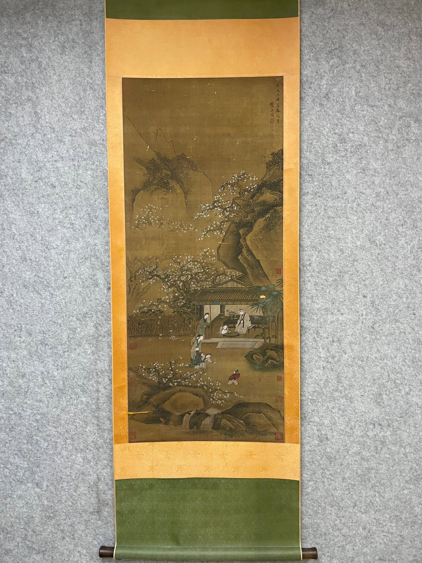 A Solemn Gilt Bronze Statue of Avalokitesvara,With Inscription,Inlaid Gems: A Chinese Vertical Scroll Ink Painting of Landscape and Figure on Silk,Zhao Mengfu,Size:20.1inx46.1in 一幅中国水墨绢本山水人物&#