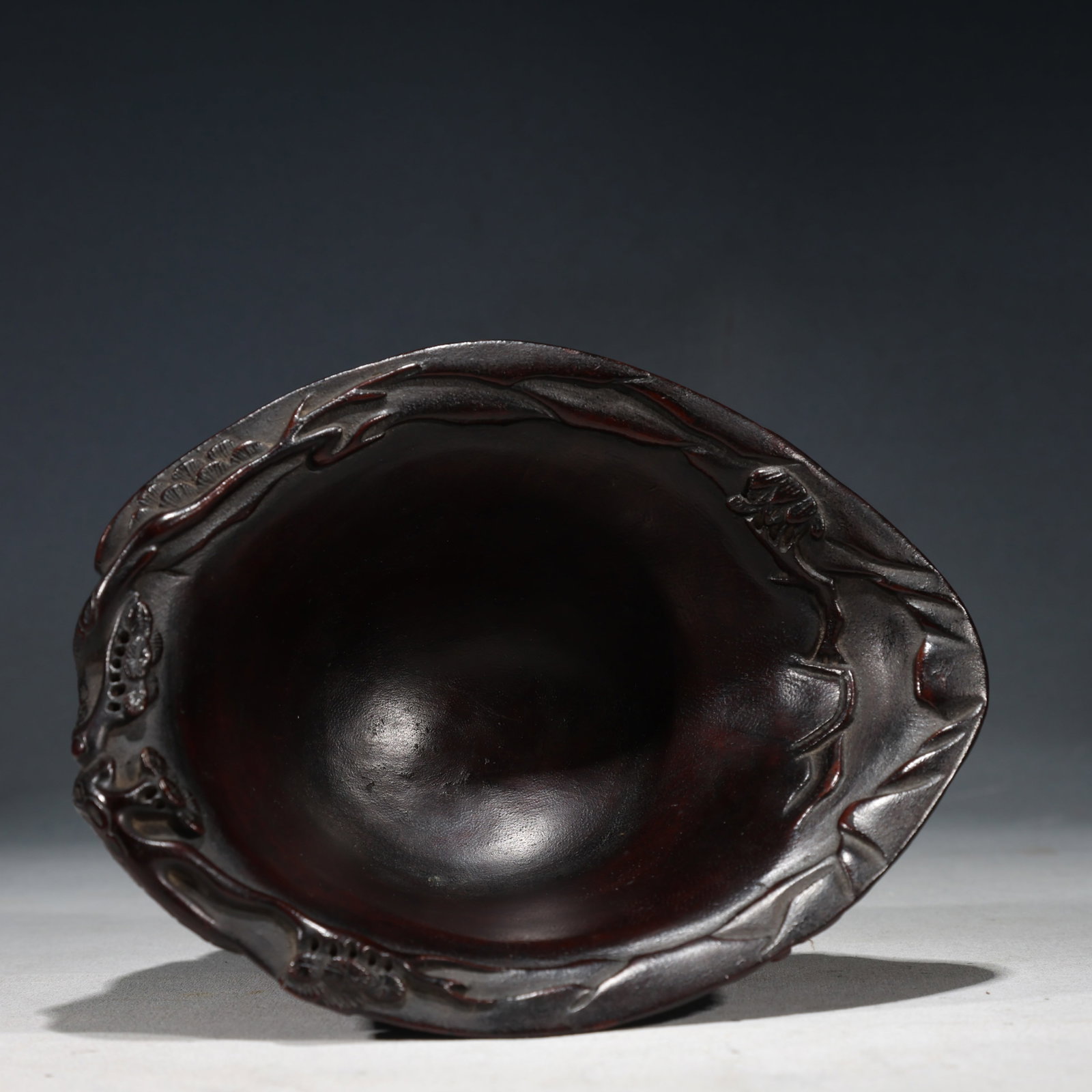 An Exquisite Eaglewood Figure Pattern Cup - 8