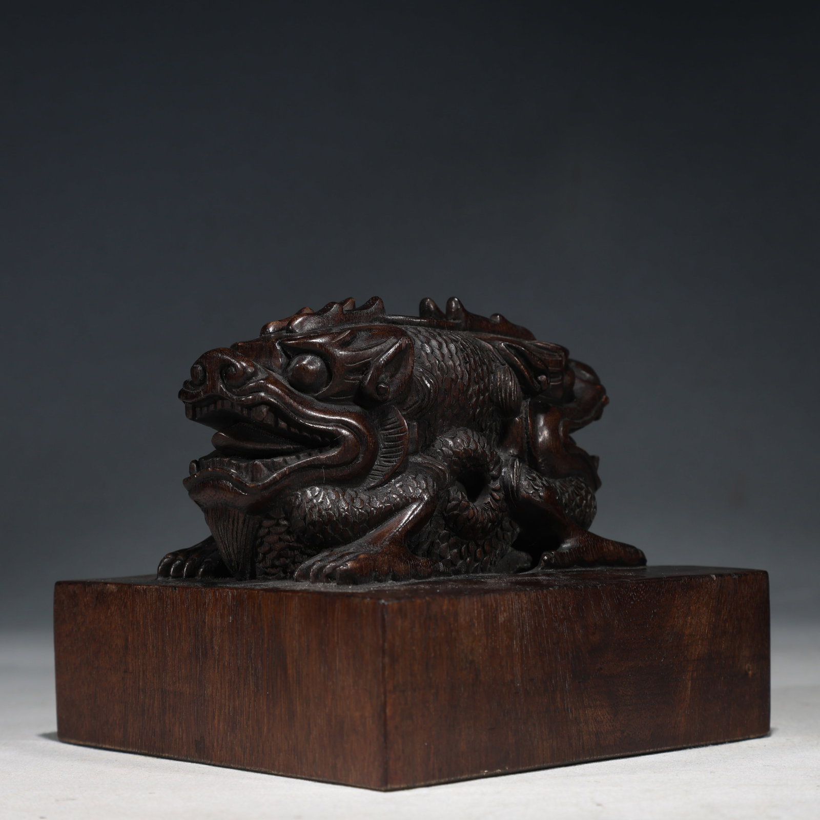An Exquisite Eaglewood Dragon Pattern Seal - 2