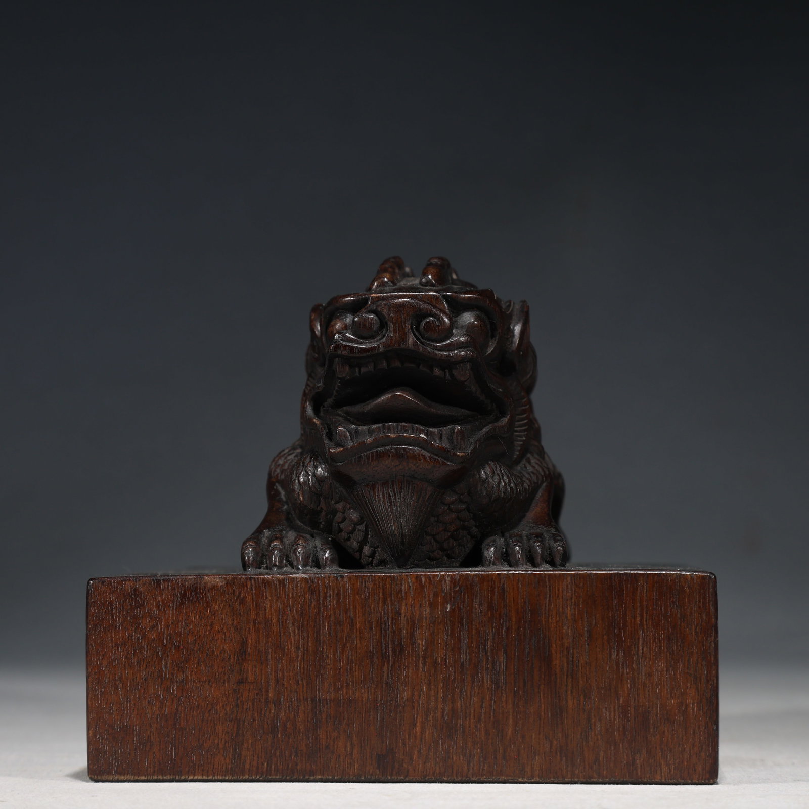An Exquisite Eaglewood Dragon Pattern Seal - 3