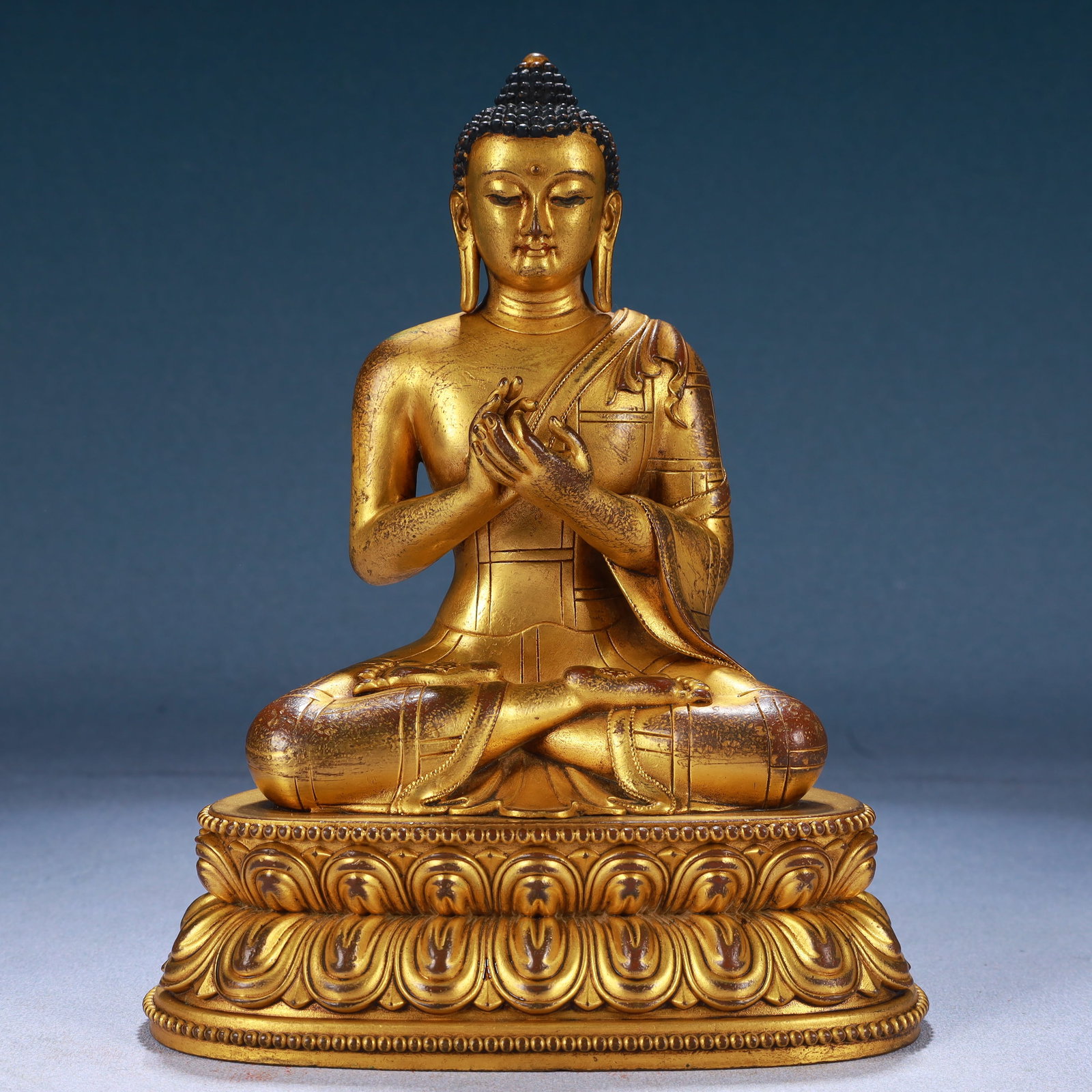 An Exquisite Ink Color Painted Gold Reed Goose Pattern Brush Pot: A Solemn Gilt Bronze Statue of Sakyamuni,Qing Dynasty, China,Qianlong Mark,Size:6.3inx4.3inx7.9in,Weight:1500g 铜鎏金释迦摩尼像,中国清