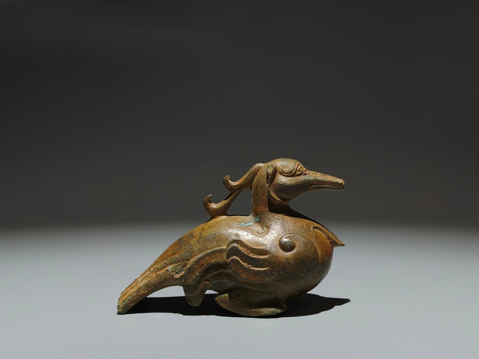 An Exquisite Pendant,Inlaid Gems: An Archaic Bronze Bird Ornament,Han Dynasty,China,Size:3.5inx5.1inx2.2in 青铜鸟摆件,中国汉代