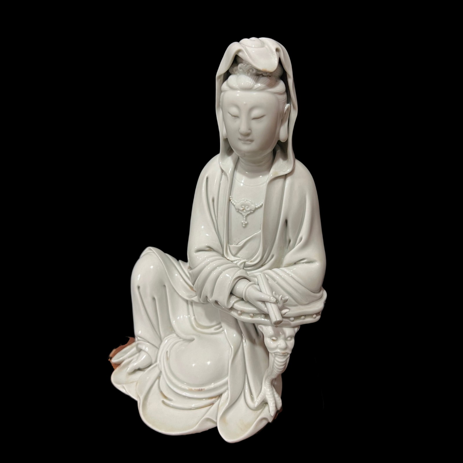 An Exquisite Bronze-Gold Plated Inlaid White Jade Ring,Inlaid Diamond: A Solemn Blance-De-Chine Statue of Avalokitesvara,Ming Dynasty,China,With Mark,Size:9.8in 德化瓷观音像,中国明代,带款