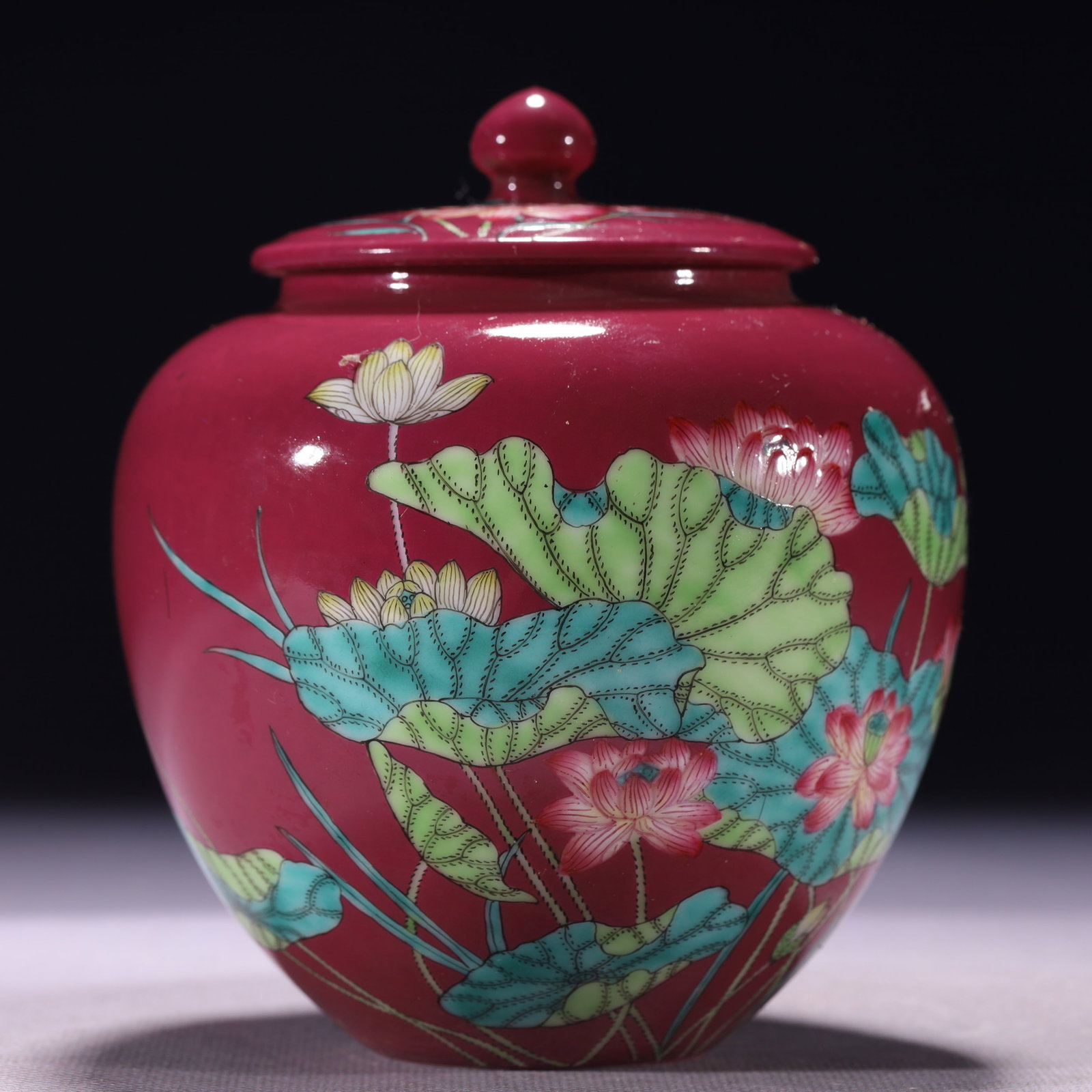 An Exquisite Famille-Rose Flower and Fish Pattern Jar,with poem (1 of 11)