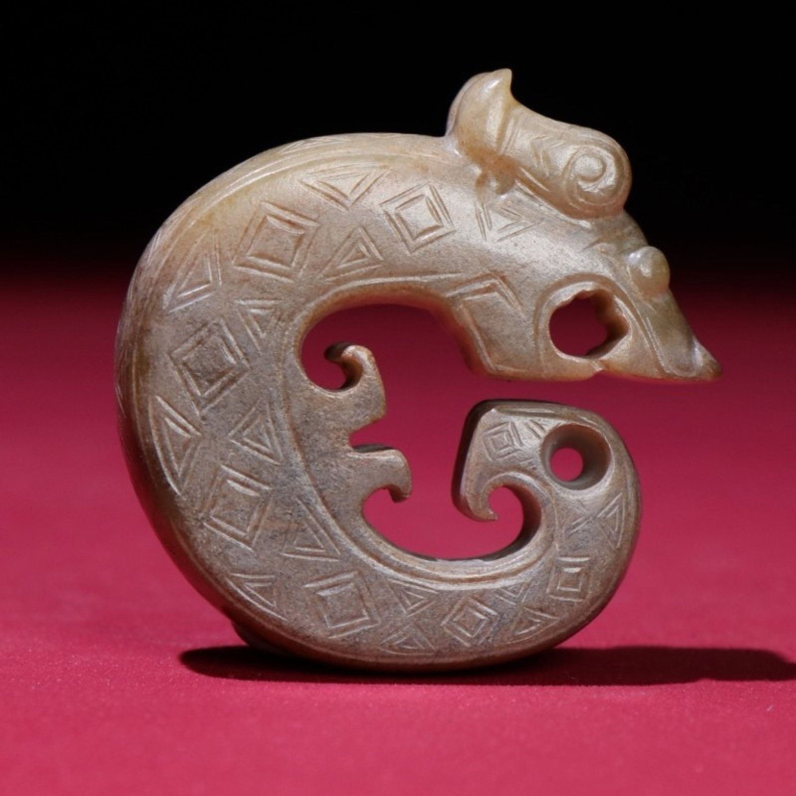 An Exquisite White Jade Dragon Pattern Pendant