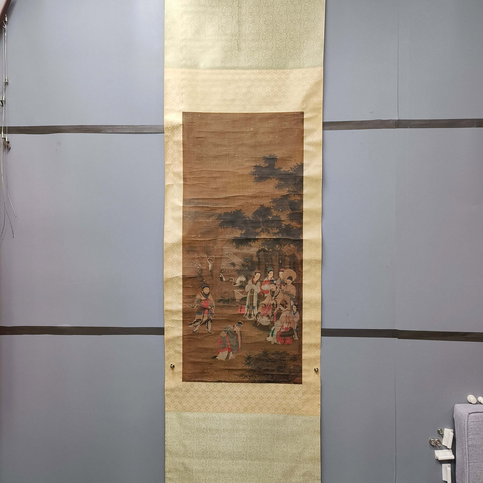 A Chinese Vertical Scroll Ink Painting of Character and Story on Paper: A Chinese Vertical Scroll Ink Painting of Character and Story on Paper,Yi Ming,Size:52inx23.2in