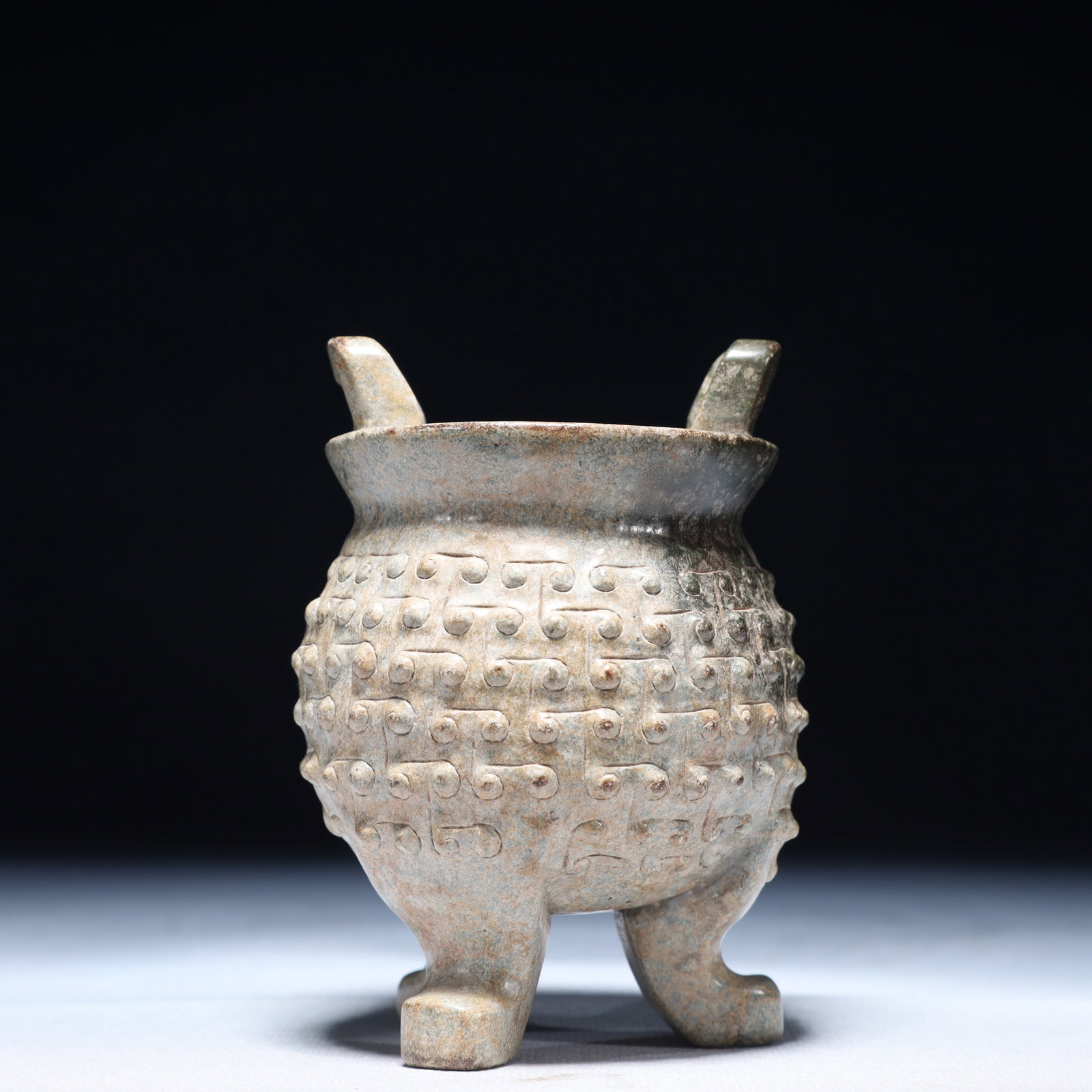 An Archaic Archaic Jade Double-Ears and Tripod Censer: An Archaic Archaic Jade Double-Ears and Tripod Censer,Ancient Time,China,Size:2.8inx3.9in,Weight:450g