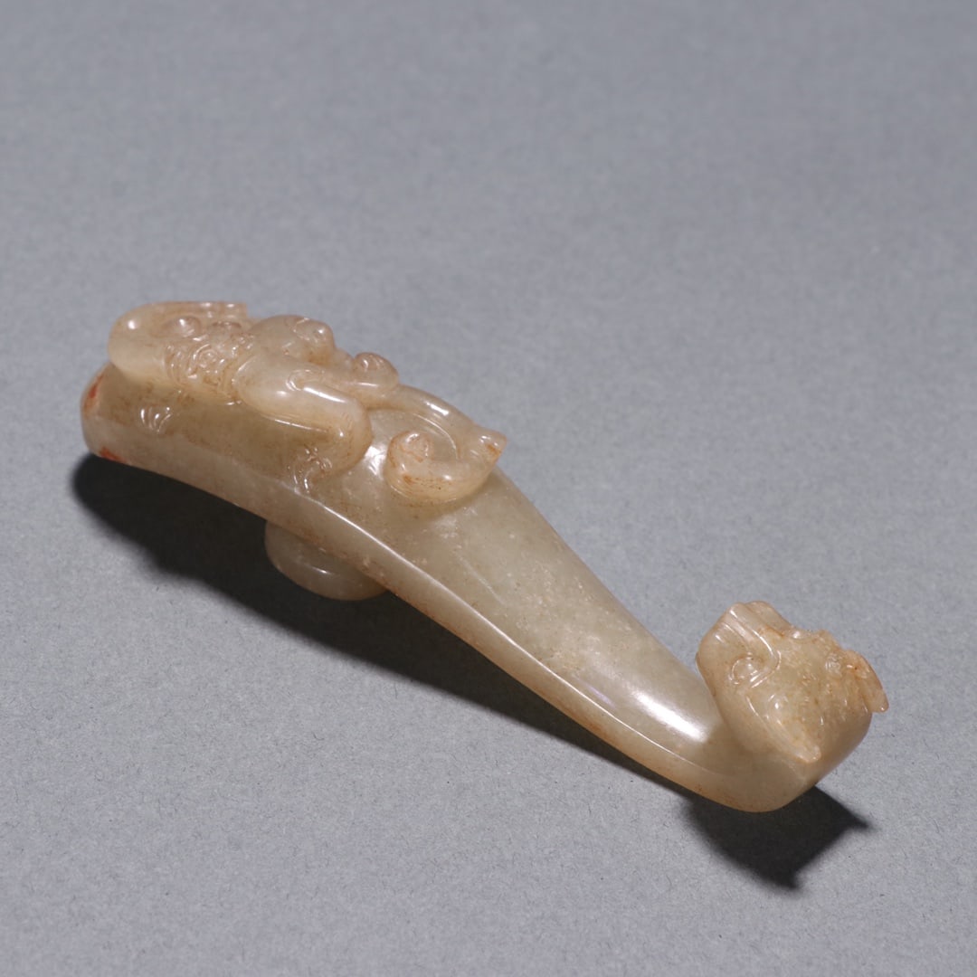 An Exquisite Gaogu Jade Chi-Dragon Pattern Hook - 4