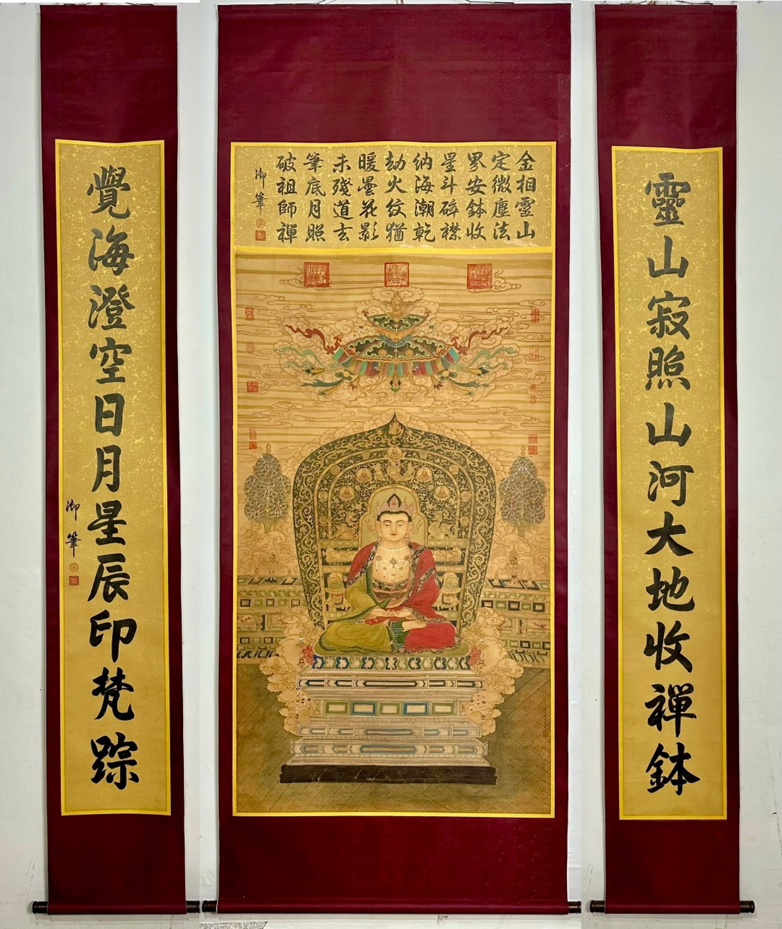 A Set of Chinese Vertical Scroll Ink Painting of Buddha Statue on Silk: A Set of Chinese Vertical Scroll Ink Painting of Buddha Statue on Silk,Wu Daozi,Size:(entirety)115inx45.3in,(Without frame)71.7inx40.2in 一套中国水墨绢本