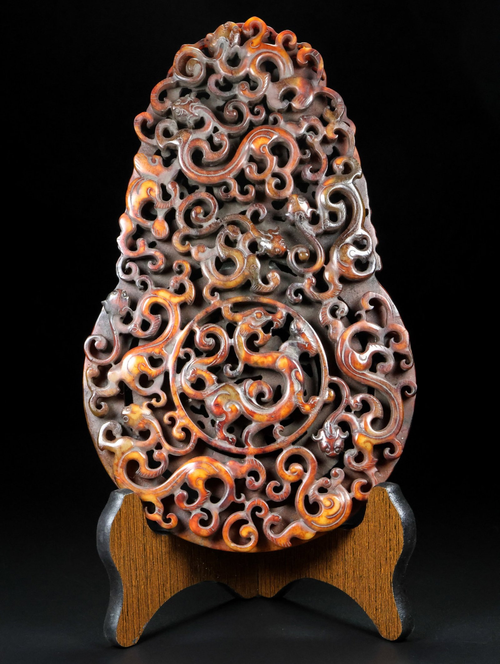An Exquisite Archaic Jade Chi-Dragon Pattern Ornament: An Exquisite Archaic Jade Chi-Dragon Pattern Ornament,Ancient Time,China,Size:10.2inx6.3inx1.1in,Weight:923g 高古玉螭龙纹摆件,中国远&#