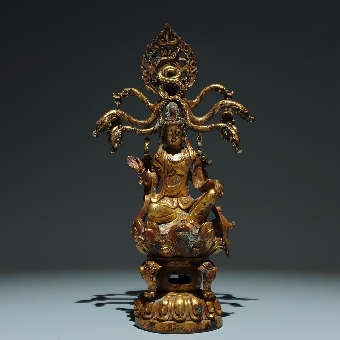 A Solemn Gilt Bronze Statue of Avalokitesvara,With Inscription: A Solemn Gilt Bronze Statue of Avalokitesvara,With Inscription,Tang Dynasty,China,Size:11inx6.1inx2.8in 铜鎏金观音像,带铭文,中国ࢁ