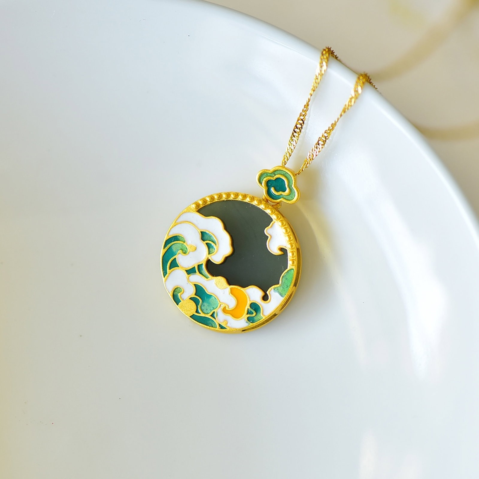 An Exquisite Sterling Silver-Gold Plated Inlaid Greenish Jade Enamel Pendant: An Exquisite Sterling Silver-Gold Plated Inlaid Greenish Jade Enamel Pendant,Size:0.7inx0.7in 纯银镀金镶青玉珐琅吊坠