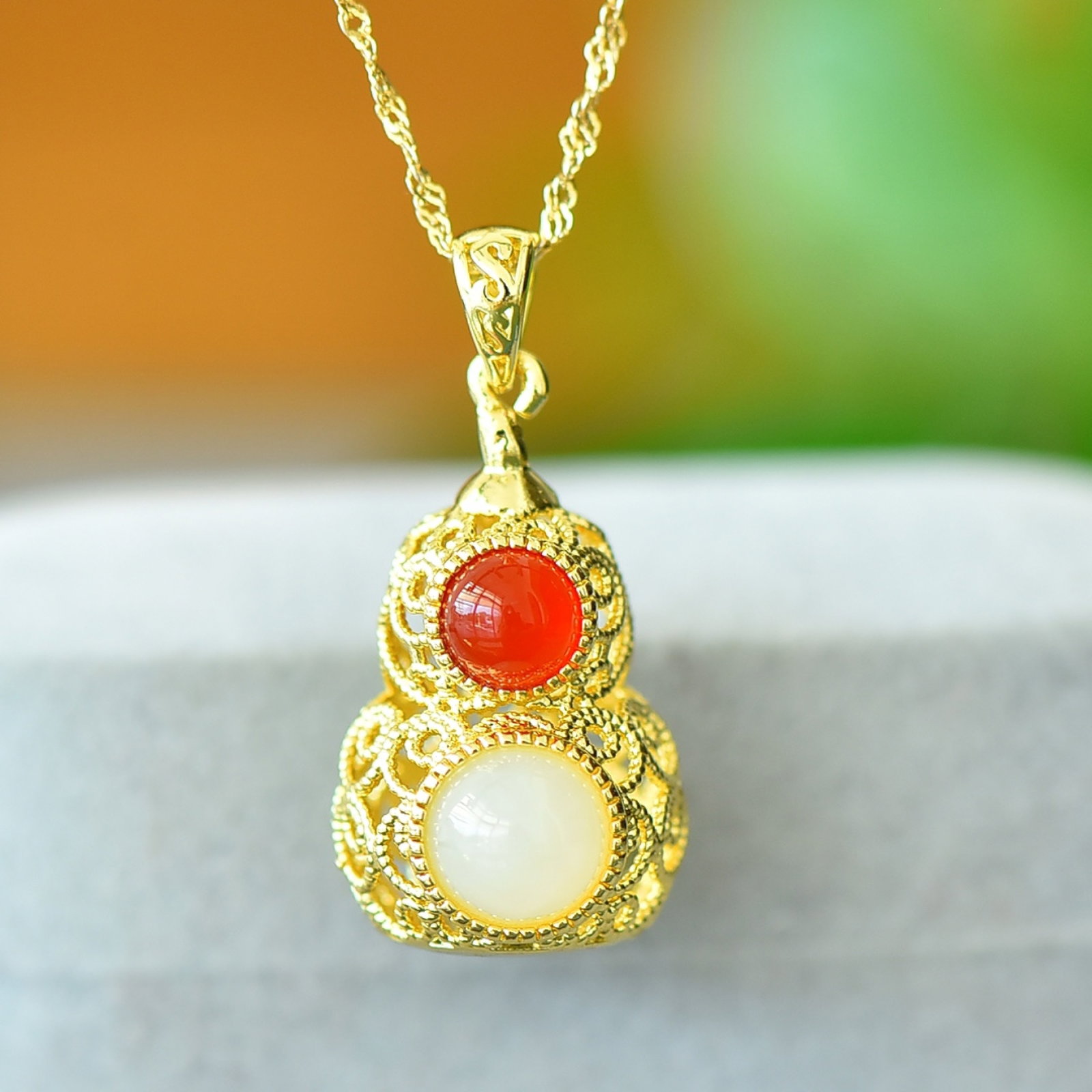 An Exquisite Bronze-Gold Plated Inlaid White Jade Gourd Necklace: An Exquisite Bronze-Gold Plated Inlaid White Jade Gourd Necklace,Size:0.3inx0.3in 铜镀金镶白玉葫芦项链