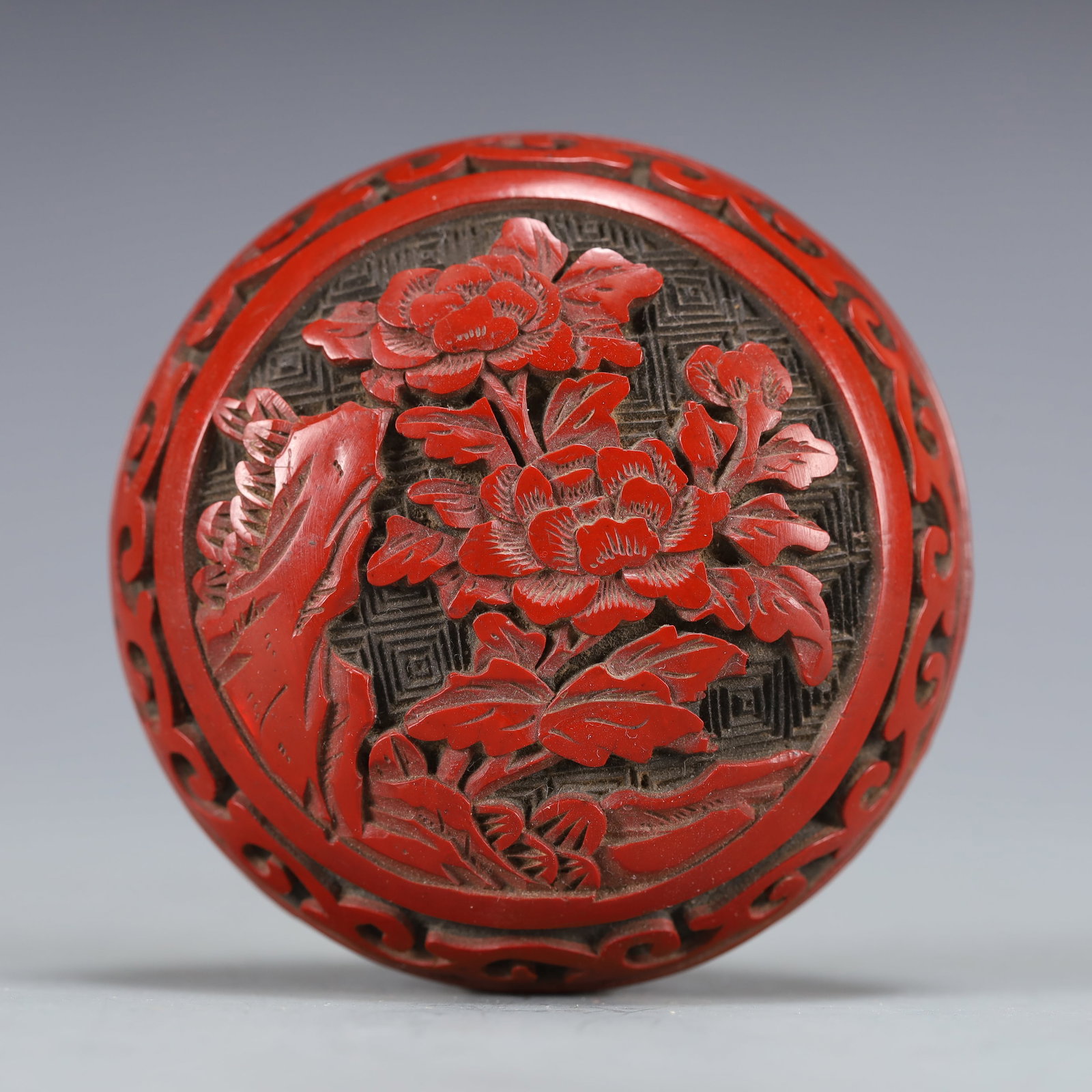 An Exquisite Carved Red Lacquer Flower Pattern Box - 5