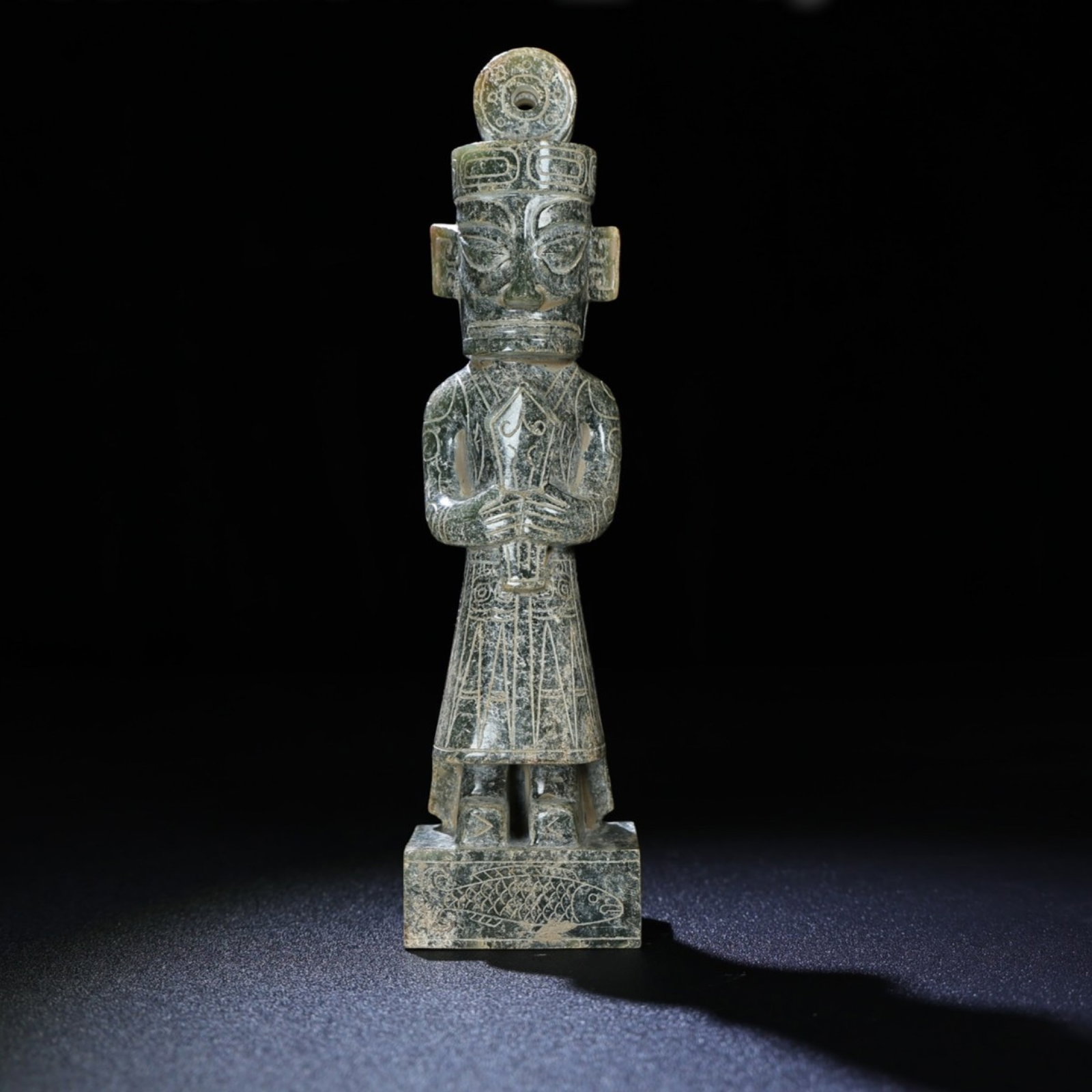 An Exquisite Archaic Jade Figure Ornament: An Exquisite Archaic Jade Figure Ornament,Ancient Time,China,Size:7.7inx2inx1.3in,Weight:475g 高古玉人物摆件,中国远古时期