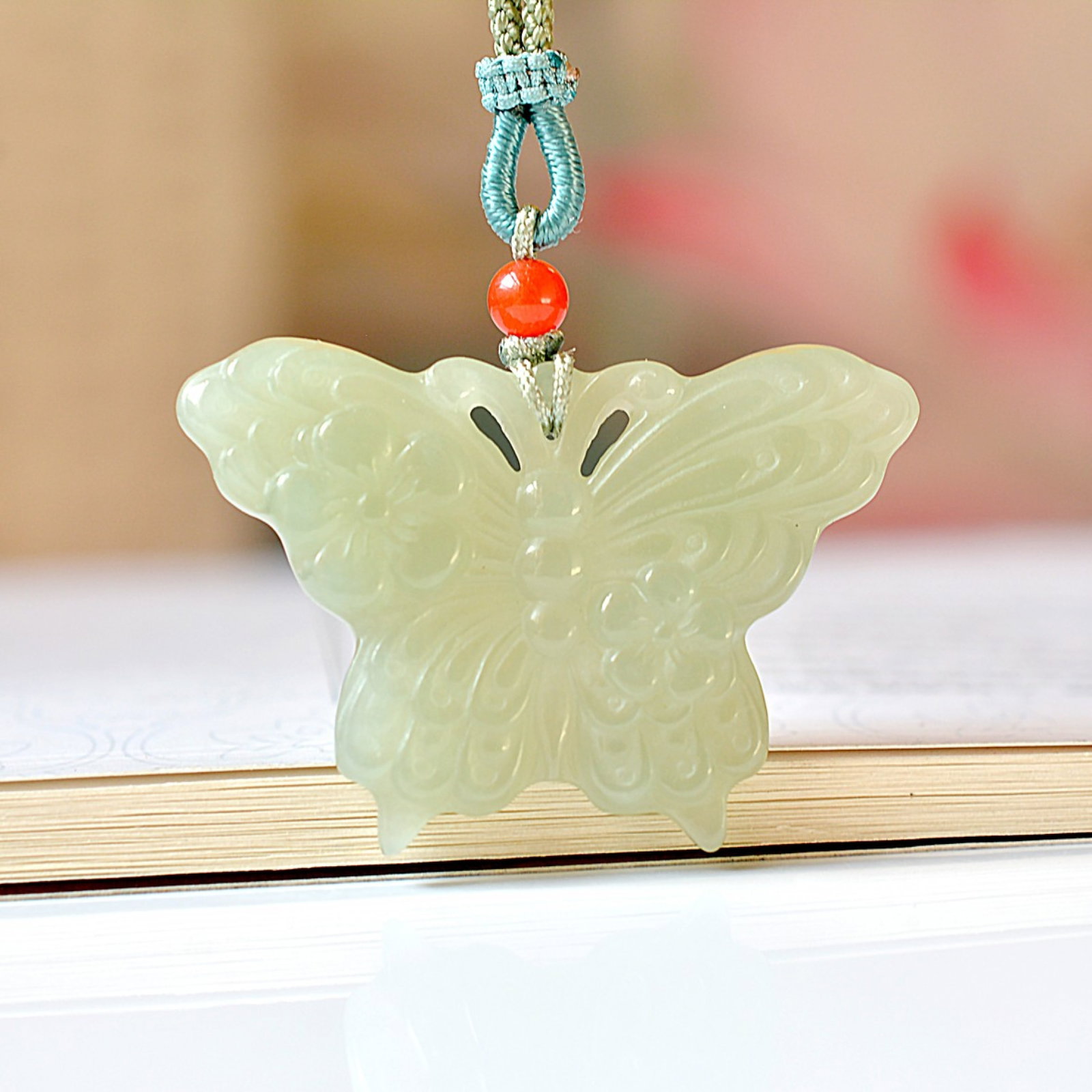 An Exquisite White Jade Butterfly Pendant: An Exquisite White Jade Butterfly Pendant,Size:1.2inx1.8in 白玉蝴蝶挂件