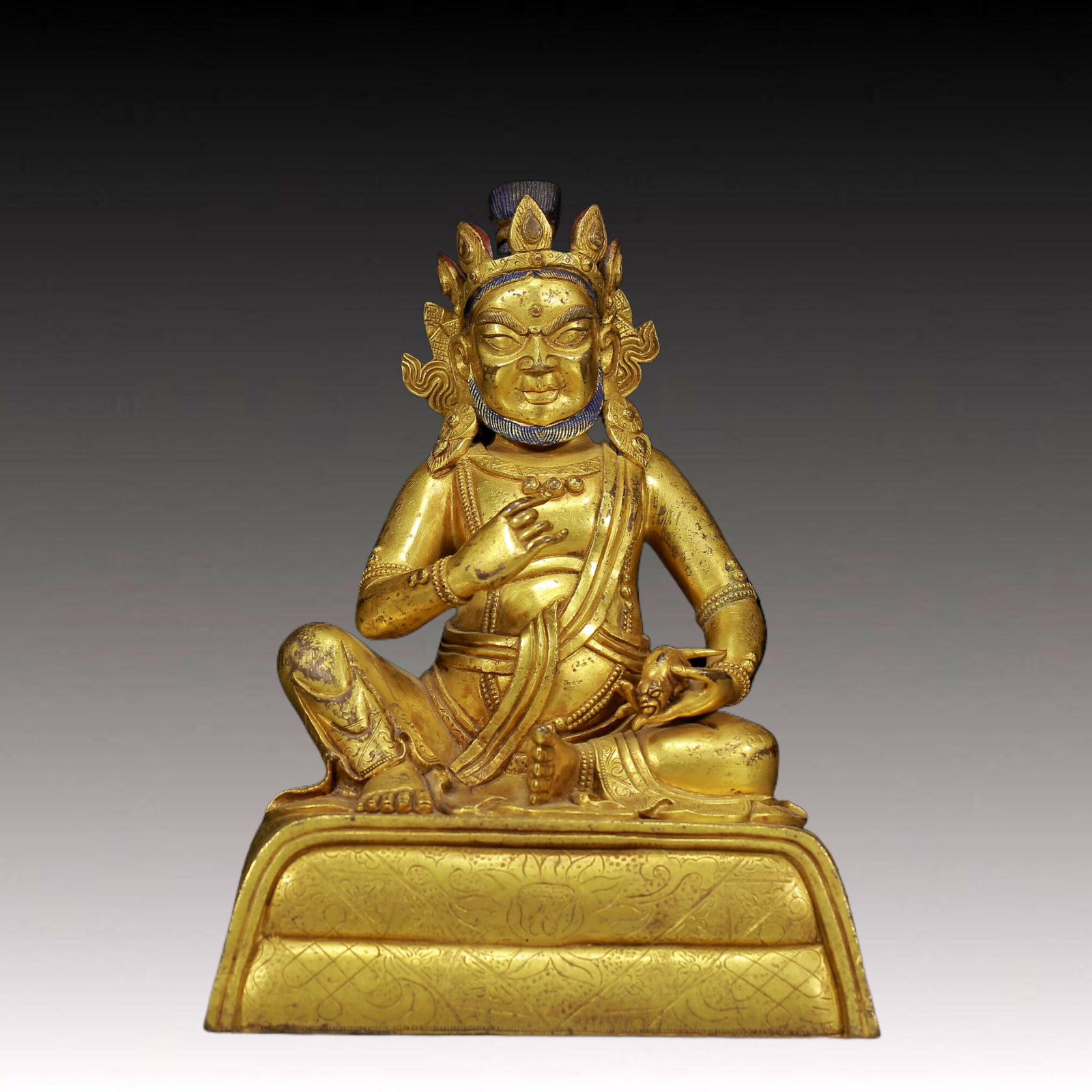 A Solemn Gilt Bronze Statue of Mammon: A Solemn Gilt Bronze Statue of Mammon,Ming Dynasty, China,Size: 5.9inx4.1inx7.9in,Weight:2665g 铜鎏金财神像，明代