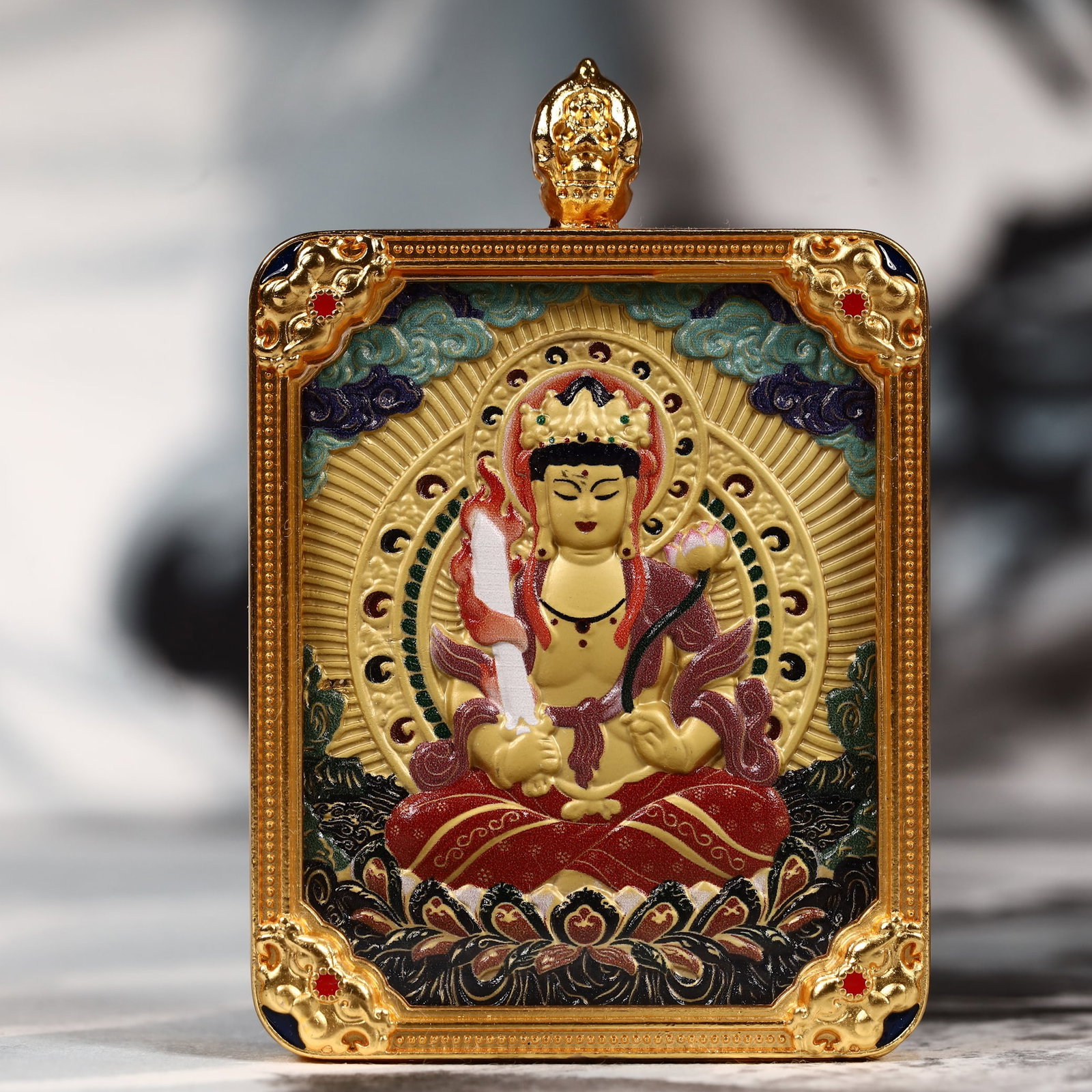 An Exquisite Painted Color Statue of Bodhisattva Tangka: An Exquisite Painted Color Statue of Bodhisattva Tangka,Size:2inx2.8in 彩绘菩萨像唐卡