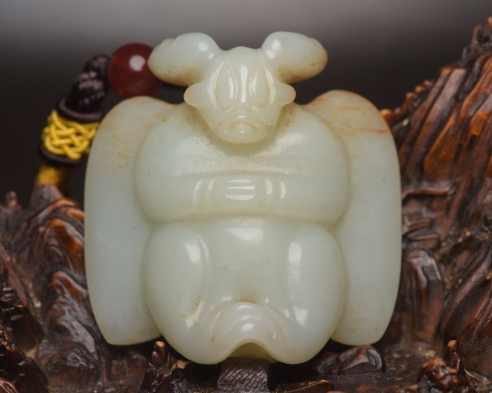 An Exquisite White Jade Figure Ornament: An Exquisite White Jade Figure Ornament,Qing Dynasty,China,Size:2.1inx2.1inx0.9in,Weight:80g 白玉人物摆件,中国清代