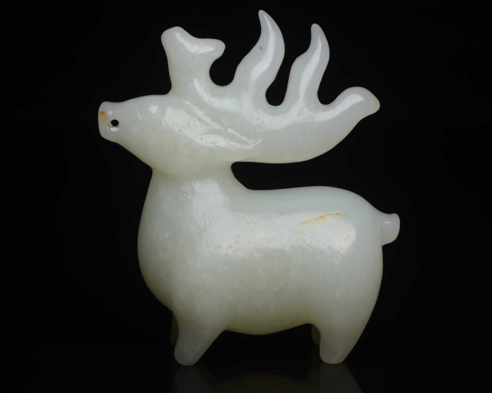 An Exquisite White Jade Deer Ornament: An Exquisite White Jade Deer Ornament,Qing Dynasty,China,Size:2.4inx2inx0.9in,Weight:69g 白玉鹿摆件,中国清代