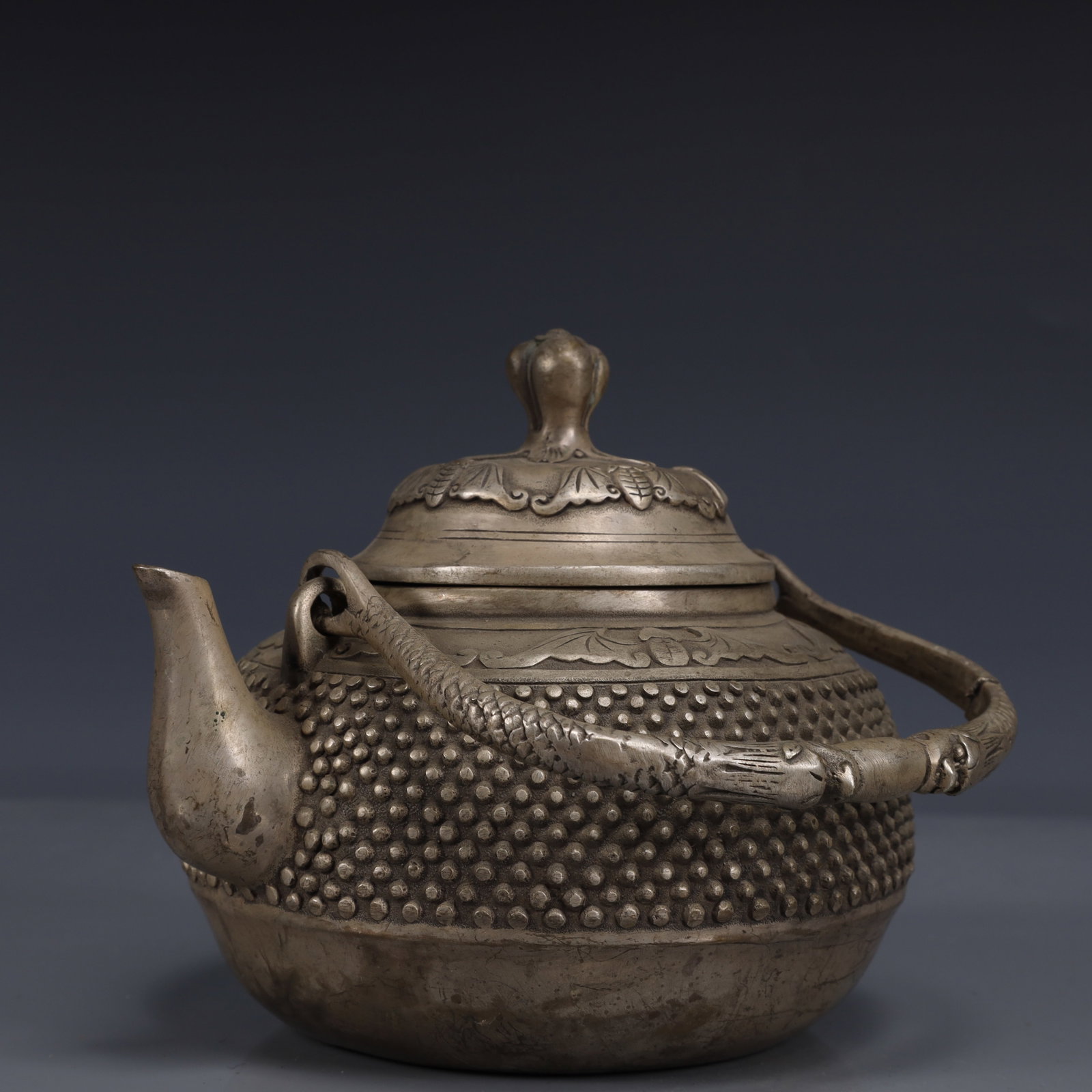 An Exquisite Silver-Plated Bronze Bats Pattern Ewer - 4