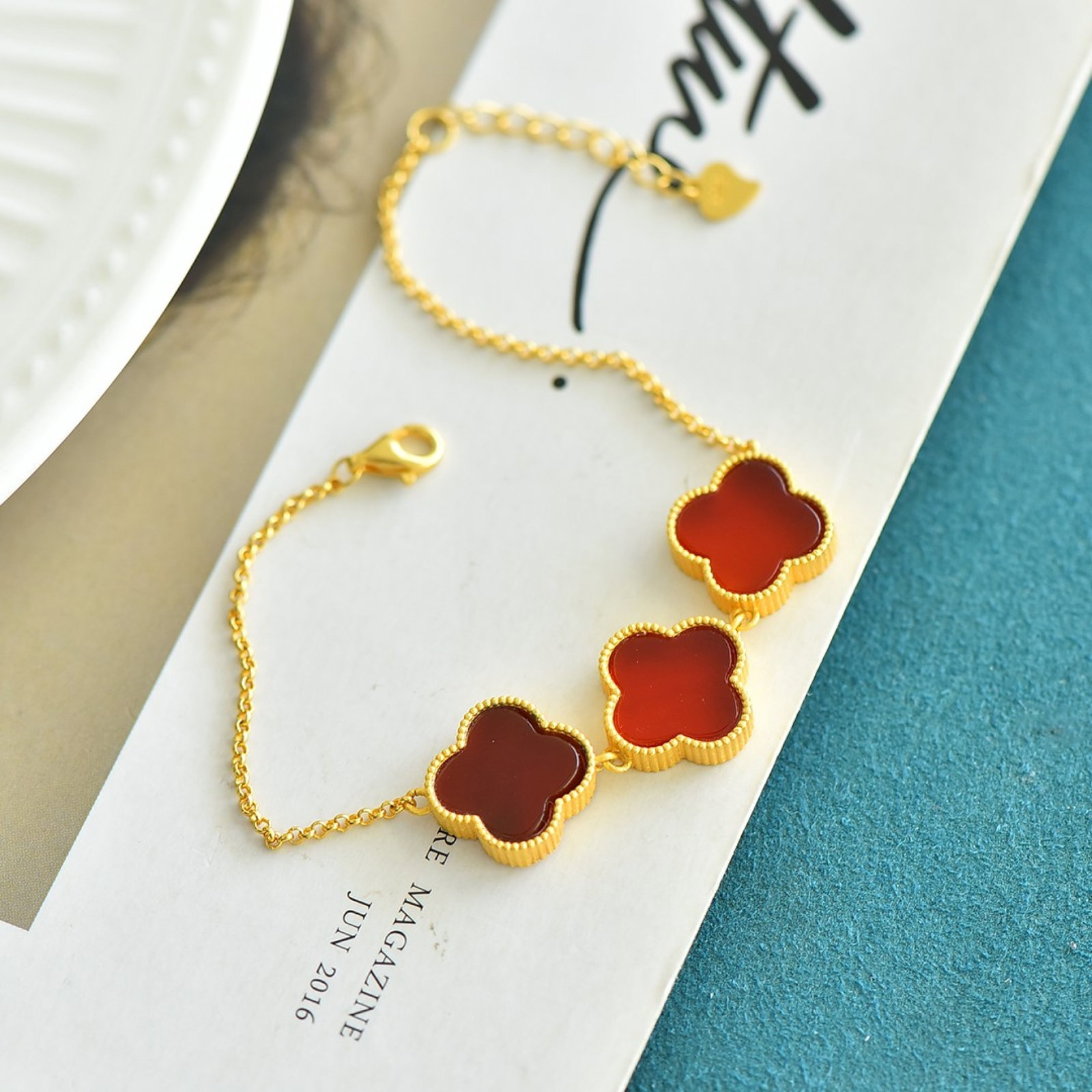 An Exquisite Sterling Silver-Gold Plated Inlaid Red Agate Bracelet: An Exquisite Sterling Silver-Gold Plated Inlaid Red Agate Bracelet,Size:0.5inx0.5in 纯银镀金镶红玛瑙手链