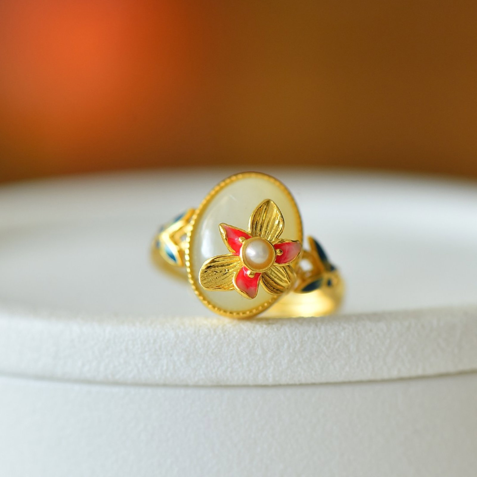 An Exquisite Sterling Silver-Gold Plated Inlaid White Jade Enamel Ring: An Exquisite Sterling Silver-Gold Plated Inlaid White Jade Enamel Ring,Size:0.4inx0.6in 纯银镀金镶白玉珐琅戒指