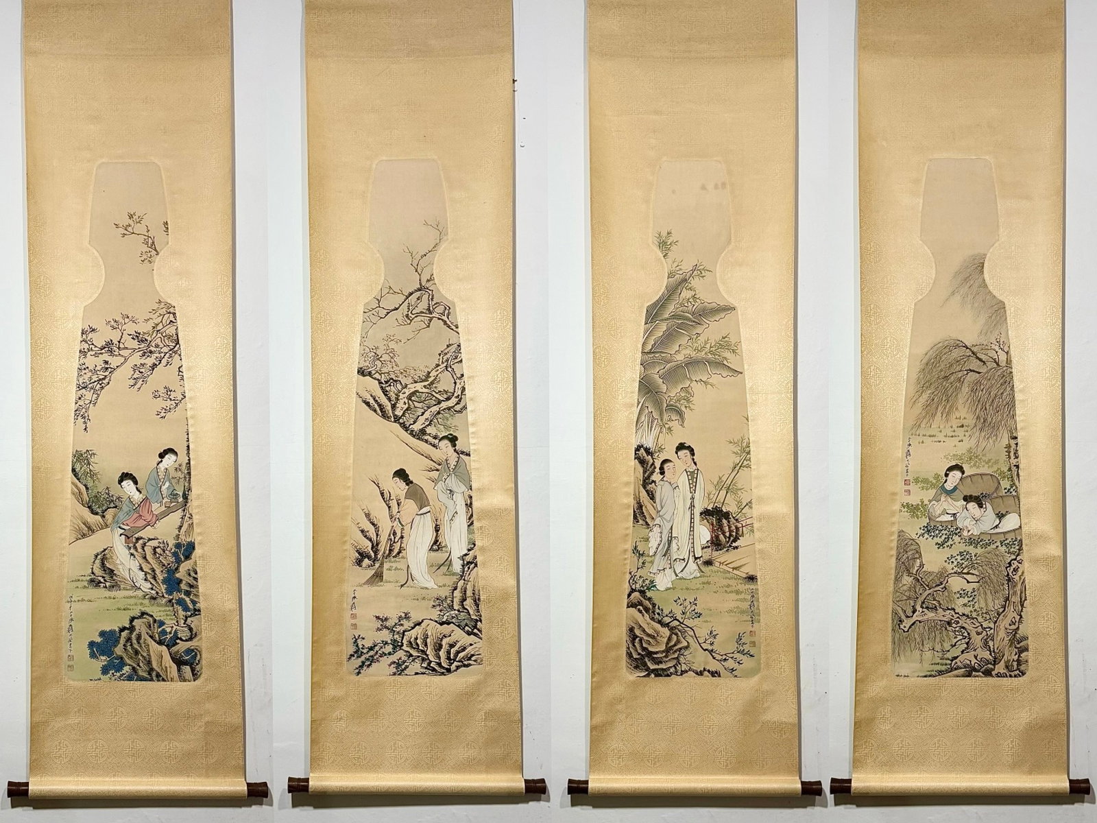 A Set of Chinese Vertical Scroll Ink Painting of Character and Story on Paper: A Set of Chinese Vertical Scroll Ink Painting of Character and Story on Paper,Zhang Daqian,Size:(entirety)19.7inx74.8in,(Without frame)12.6inx48.4in 一套中国水墨