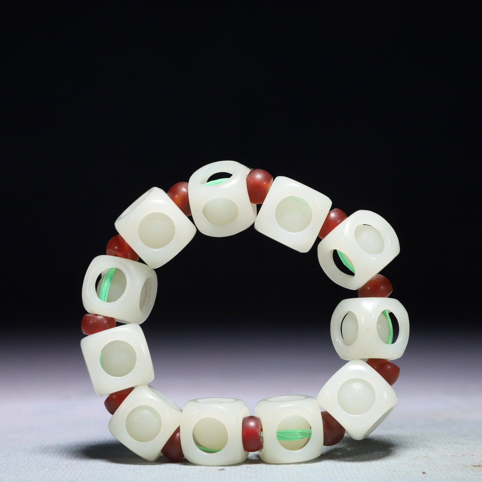 An Exquisite White Jade Bracelet: An Exquisite White Jade Bracelet,Qing Dynasty,China,Size:3.1inx0.6in,Weight:59.2g 白玉手串,中国清代