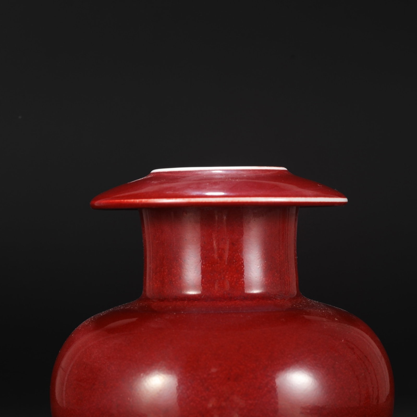 An Exquisite Ruby red-Glazed Vase - 3