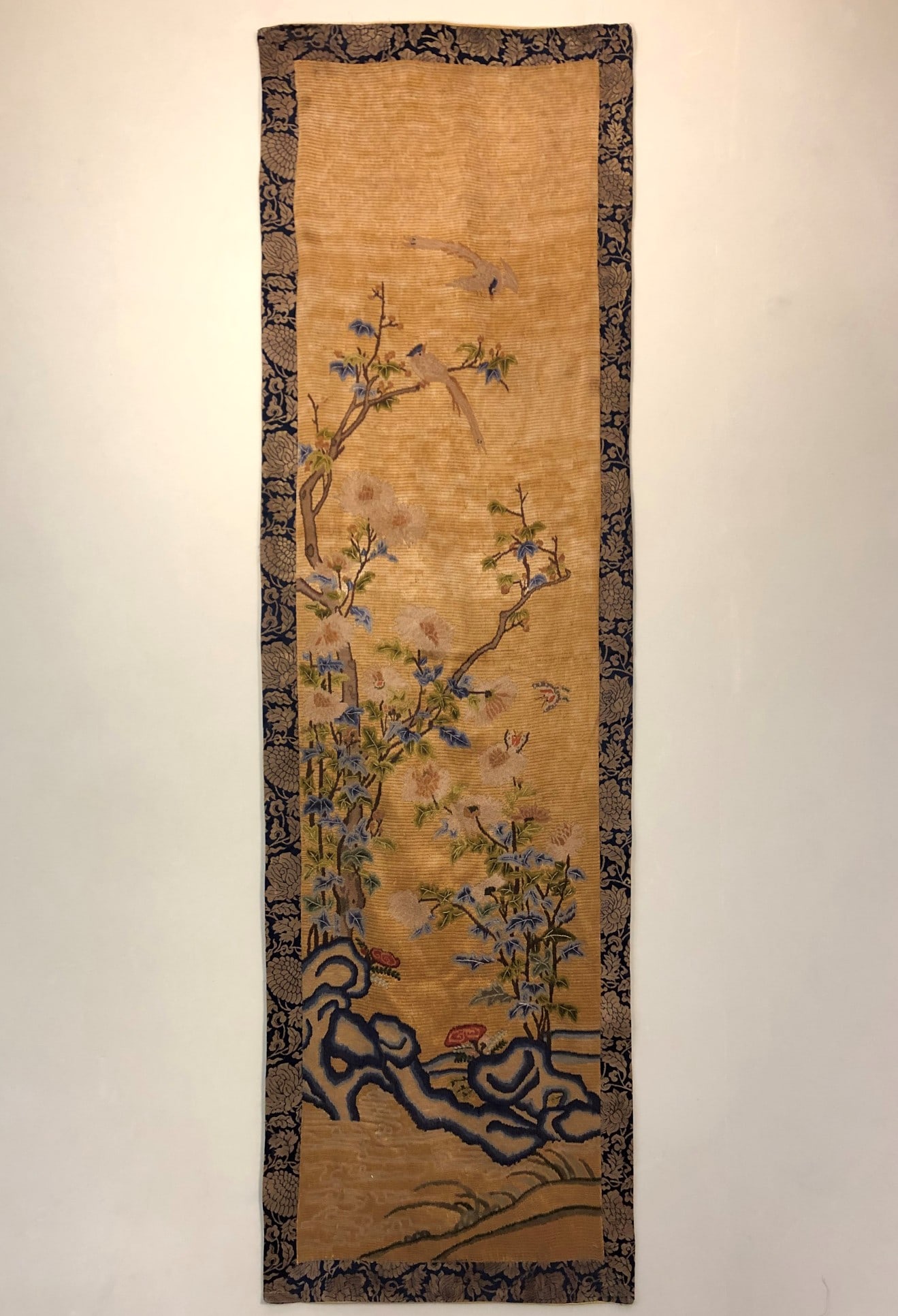 Nasha embroidered bird picture hanging screen (1 of 4)