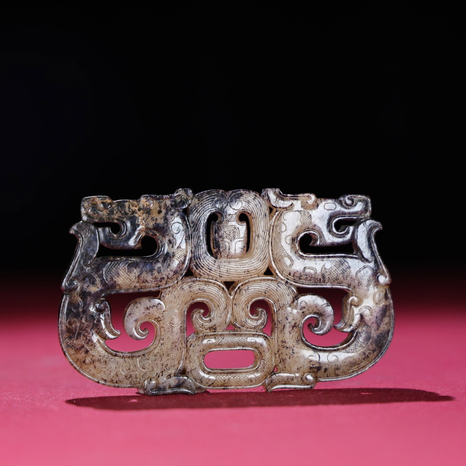 An Exquisite White Jade Dragon Pattern Pendant - 9