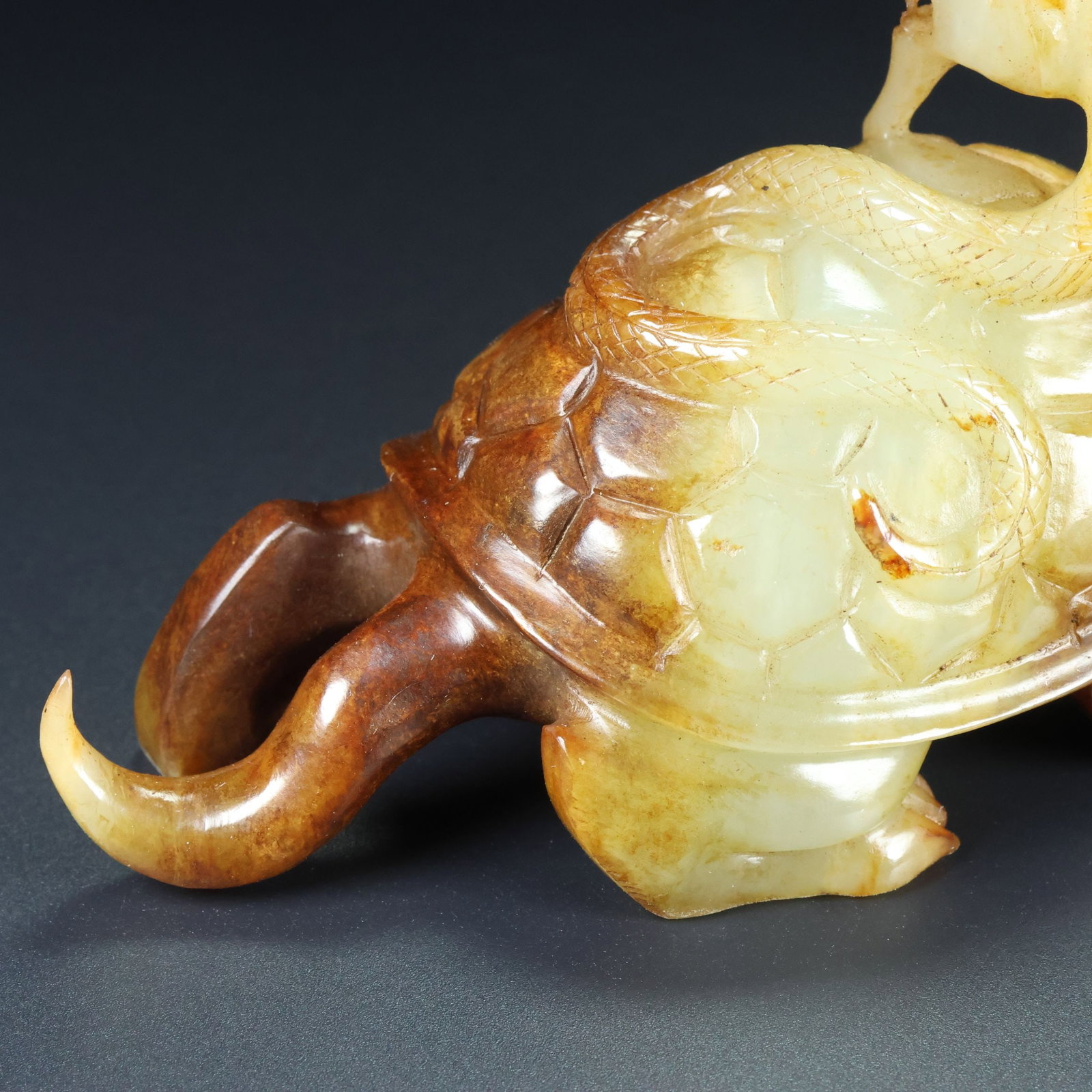An Exquisite White Jade Snake Pattern Turtle Ornament - 8