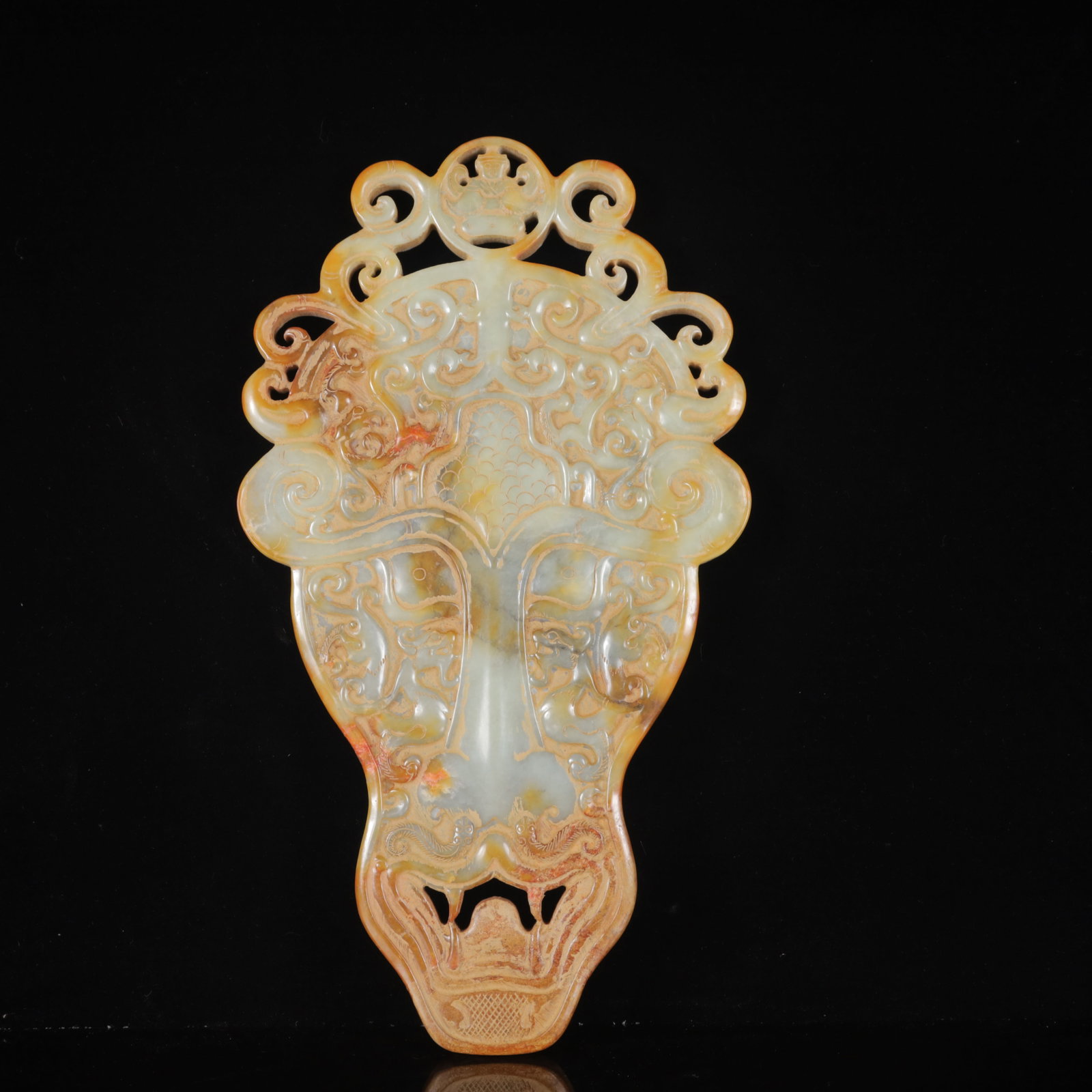 A Exquisite White Jade Dragon and Phoenix Pattern Ornament: A Exquisite White Jade Dragon and Phoenix Pattern Ornament,Qing Dynasty,China,Size:15.7inx9.1in,Weight:2350g 白玉龙凤纹摆件,中国清代