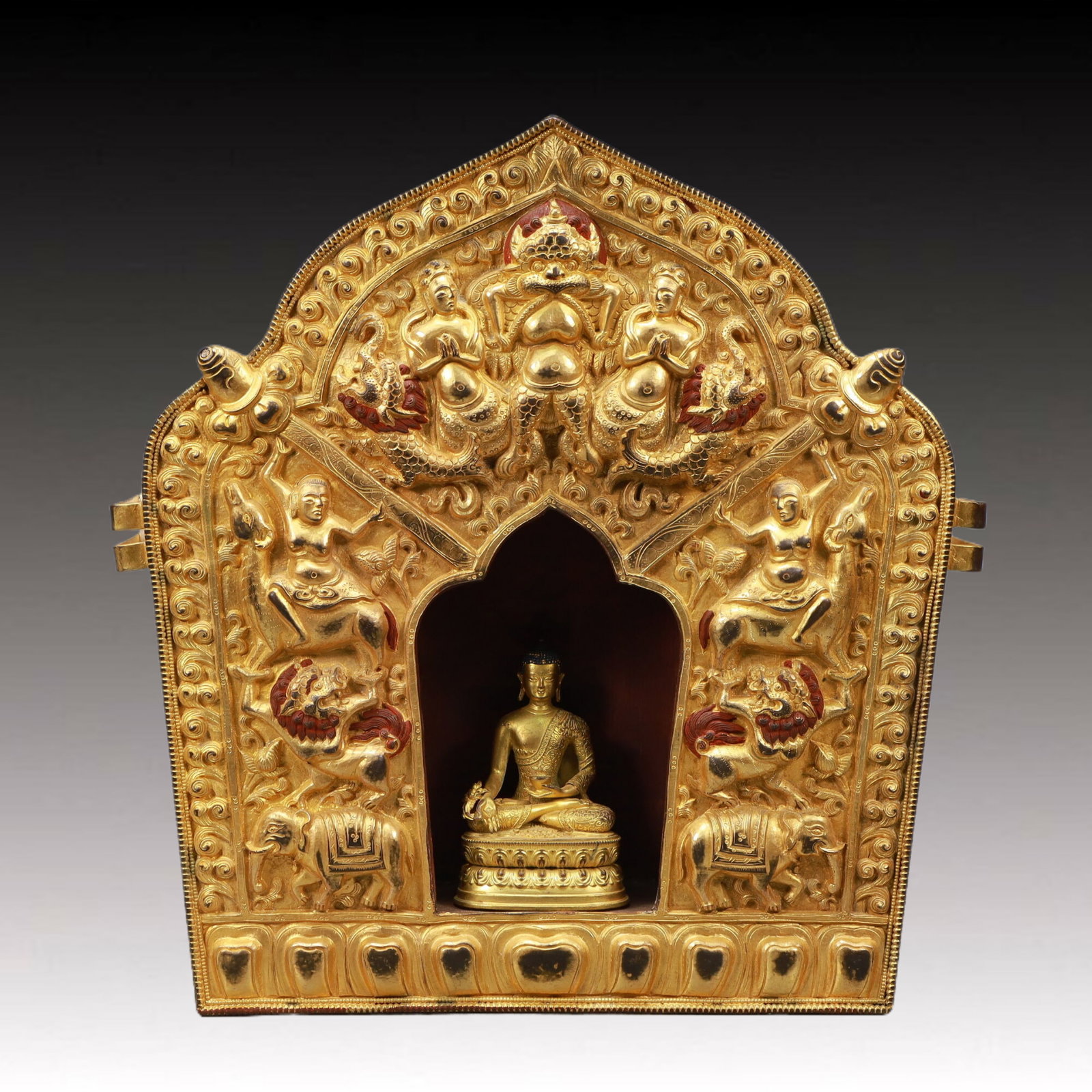 A Solemn Gilt Bronze Statue of Sakyamuni Niche: A Solemn Gilt Bronze Statue of SakyamuniNiche,Ming Dynasty, China,Size:15inx3.5inx15.7inWeight:7350g 铜鎏金释迦牟尼像佛龛,中国&#